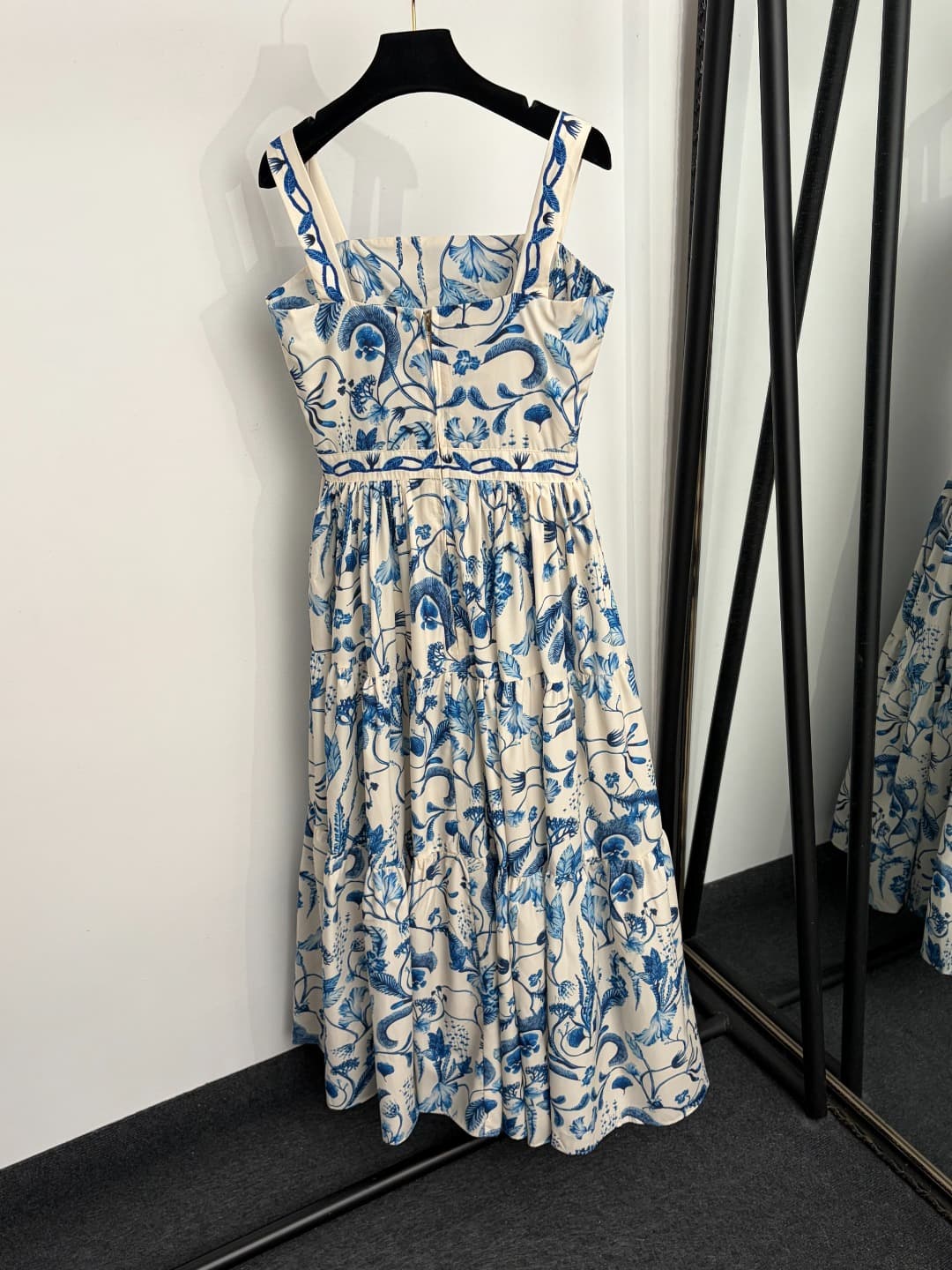 C18231 Size code 20266118 Zimmermann* Vintage/retro new model, blue vintage floral print mid-rise skirt dress. Long dress, white, S-XL. [Size M: bust 86, waist 70, length 130; weight: 0, 765kg] — image 6