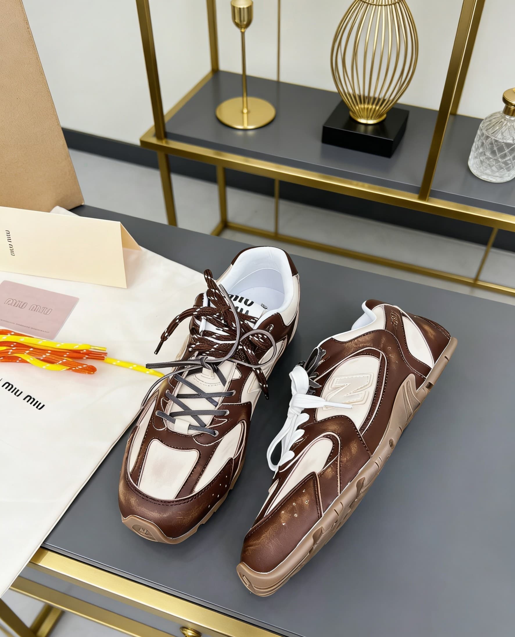 D10663 There are a total of 46 colors for the single shoes; 19 colors for semi-leather models; 9 colors for semi-fur models; 3 colors for fur models; 3 colors for mesh models; 8 colors for models with internal height adjustment. 🏆 4 — image 4