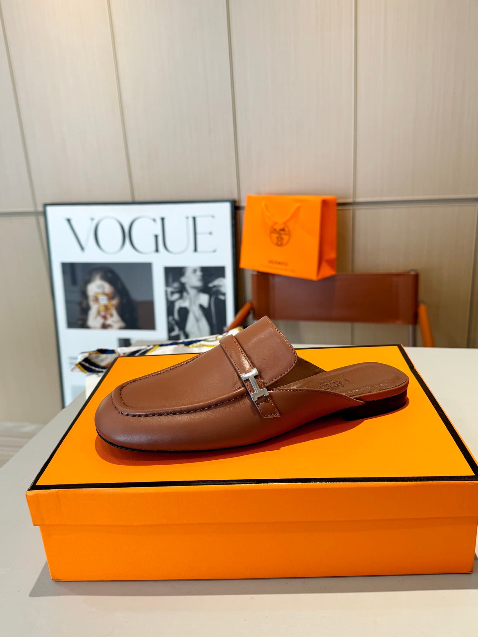D8023 Hermès Groupie square-toe H-closure mules – semi-high heels and flat heels. The fit provided by the store is unparalleled. These mules feature H-closure closures made of canvas and calfskin, along with mini silver Paris clasps and contrasting trim.  — image 2