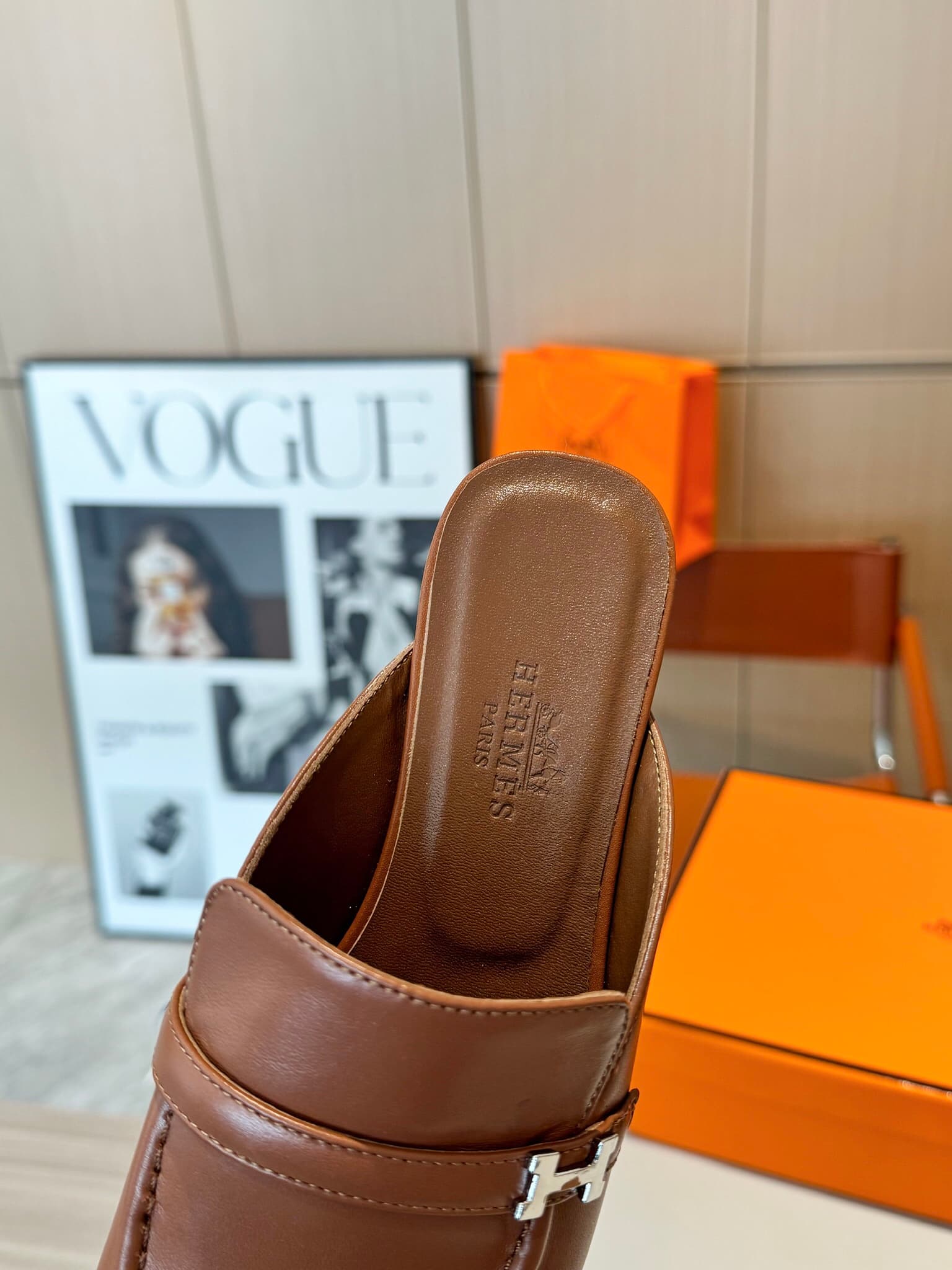 D8023 Hermès Groupie square-toe H-closure mules – semi-high heels and flat heels. The fit provided by the store is unparalleled. These mules feature H-closure closures made of canvas and calfskin, along with mini silver Paris clasps and contrasting trim.  — image 8
