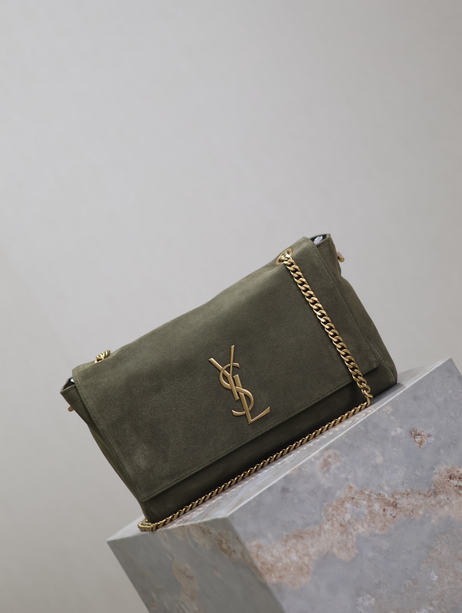 C8563 Kaki green suede — image 2