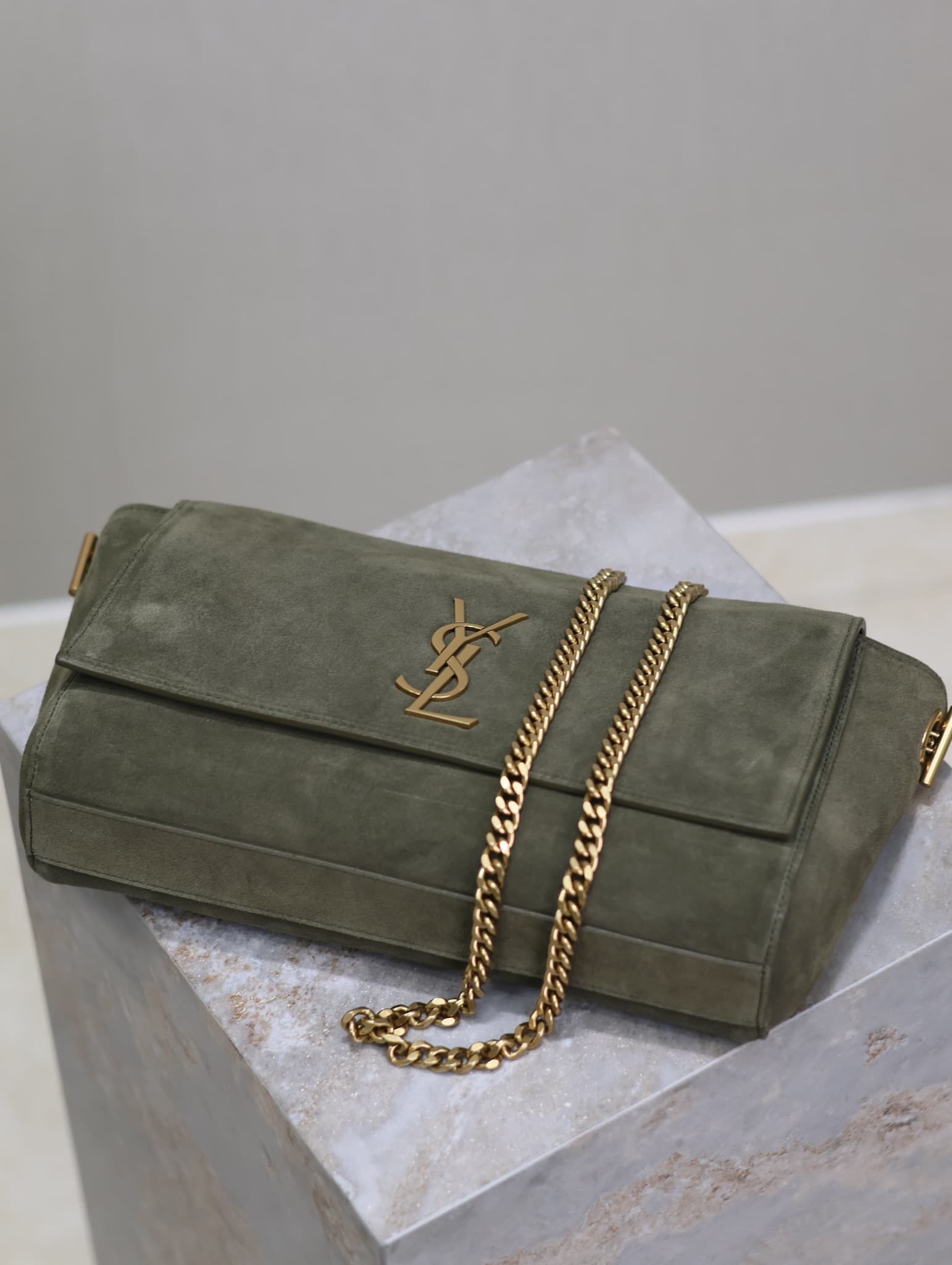 C8563 Kaki green suede — image 7
