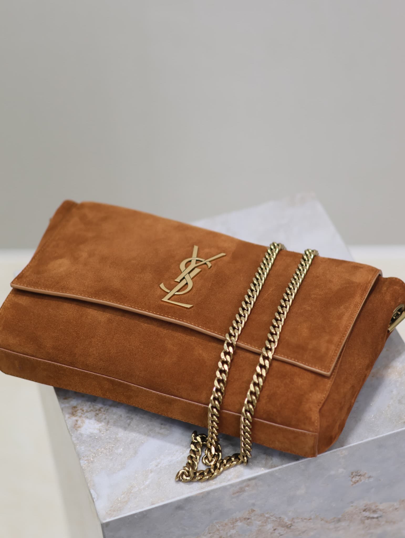C8569 Earthy ochre goatskin· — image 8