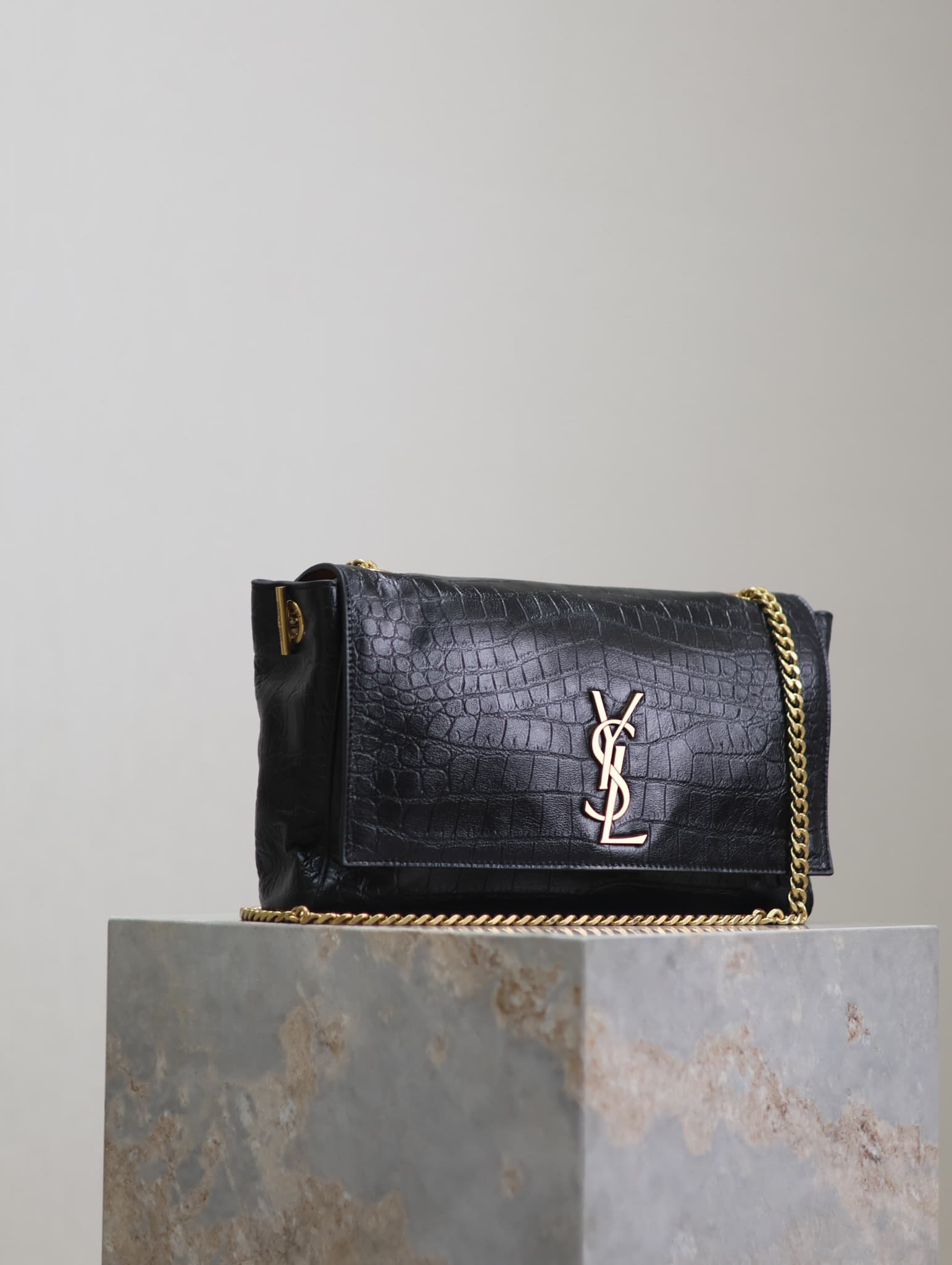 C8573 Black crocodile pattern / ochre suede — image 3