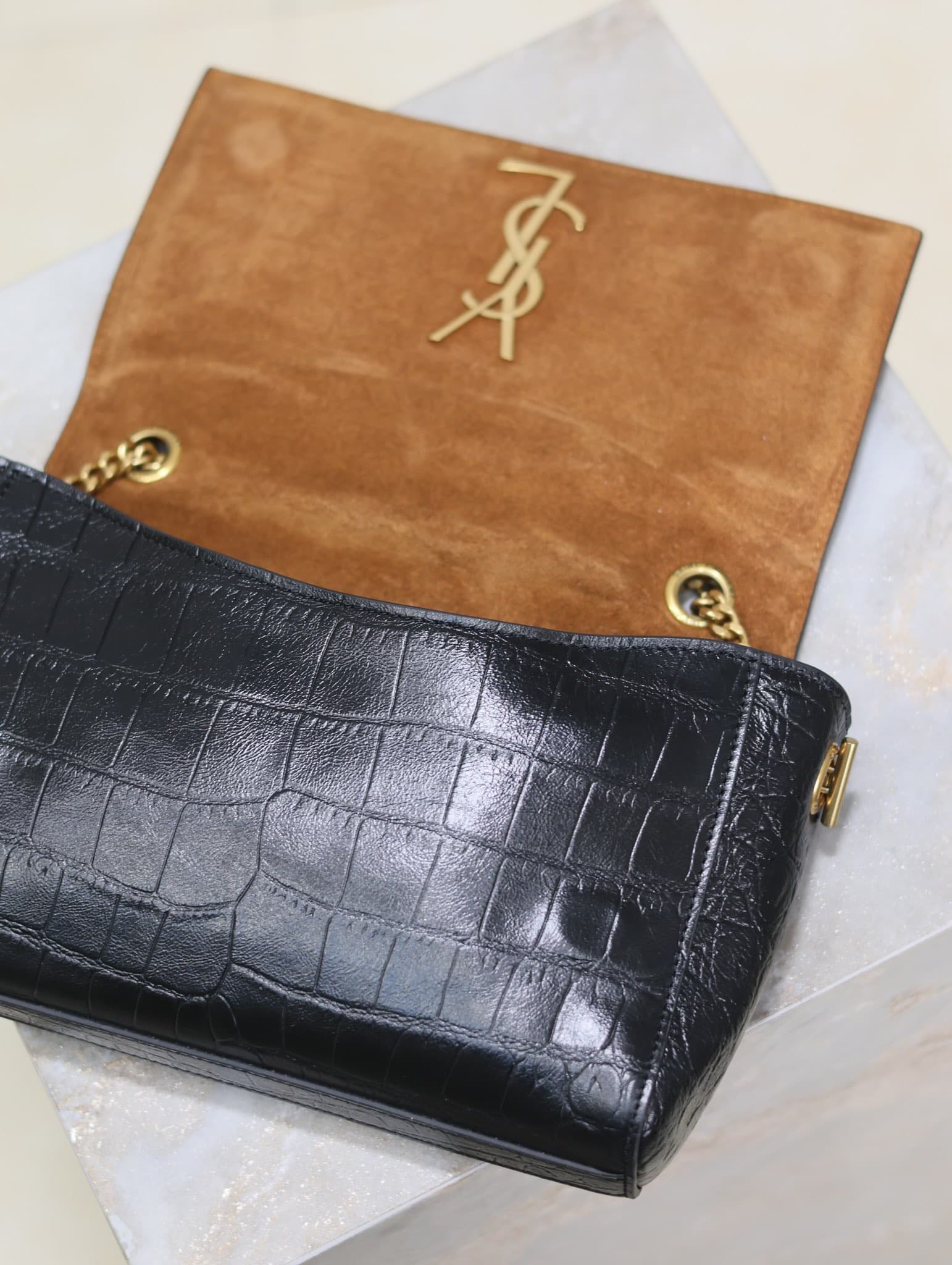 C8575 Black crocodile pattern / ochre suede — image 7