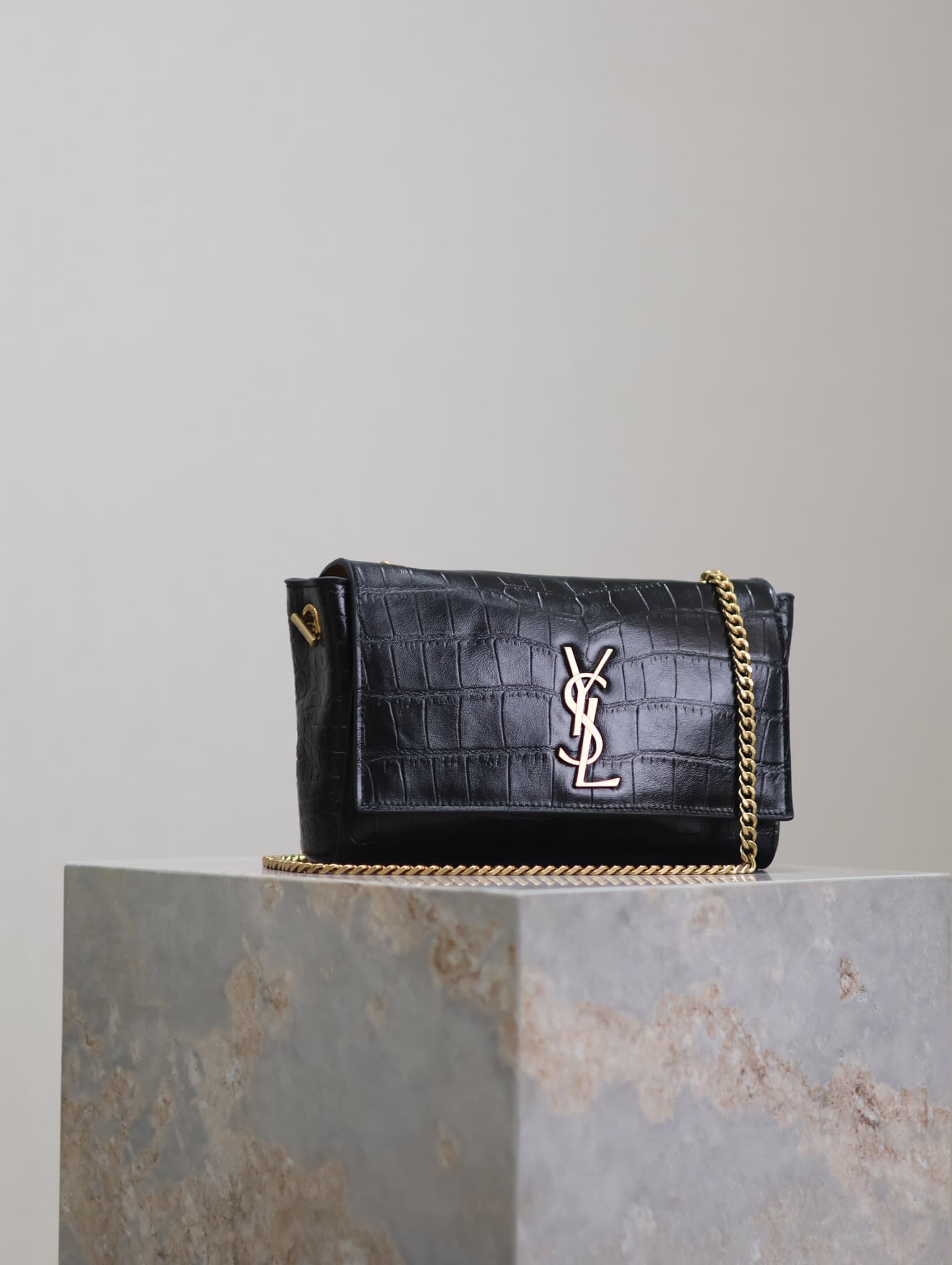 C8575 Black crocodile pattern / ochre suede — image 3