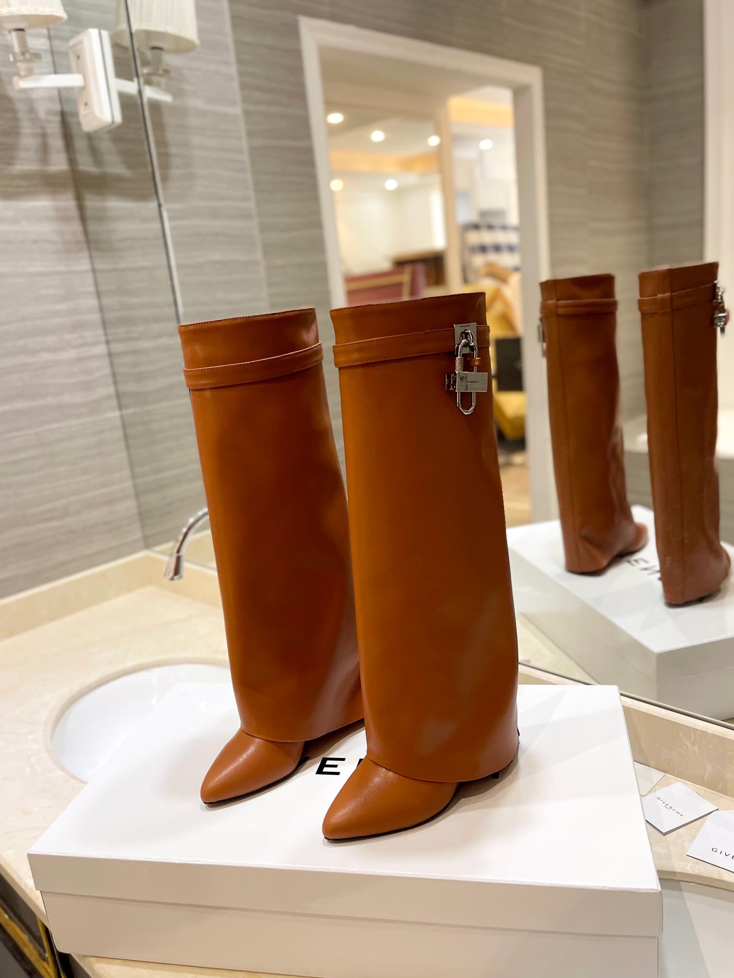D6548 💰 Authentic, high-quality customized version from the retail store — image 2