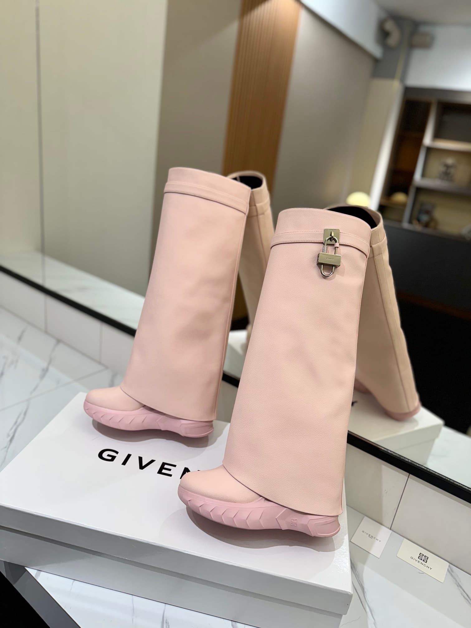 D6615 💰 GIVENCHY QZKEEP 0X0ZX new model high-top boots with a height increase, perfect for showing off slim legs 2024 — image 5
