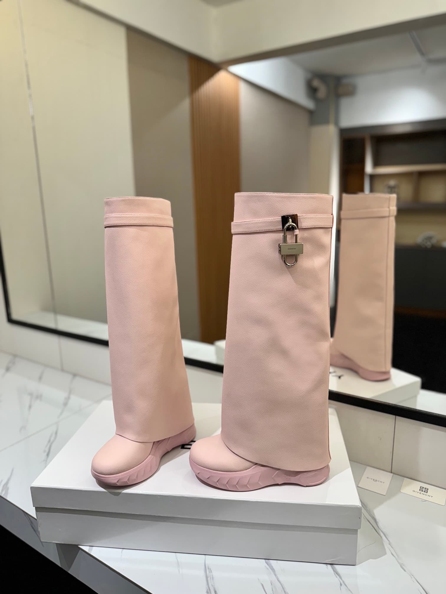D6615 💰 GIVENCHY QZKEEP 0X0ZX new model high-top boots with a height increase, perfect for showing off slim legs 2024 — image 6
