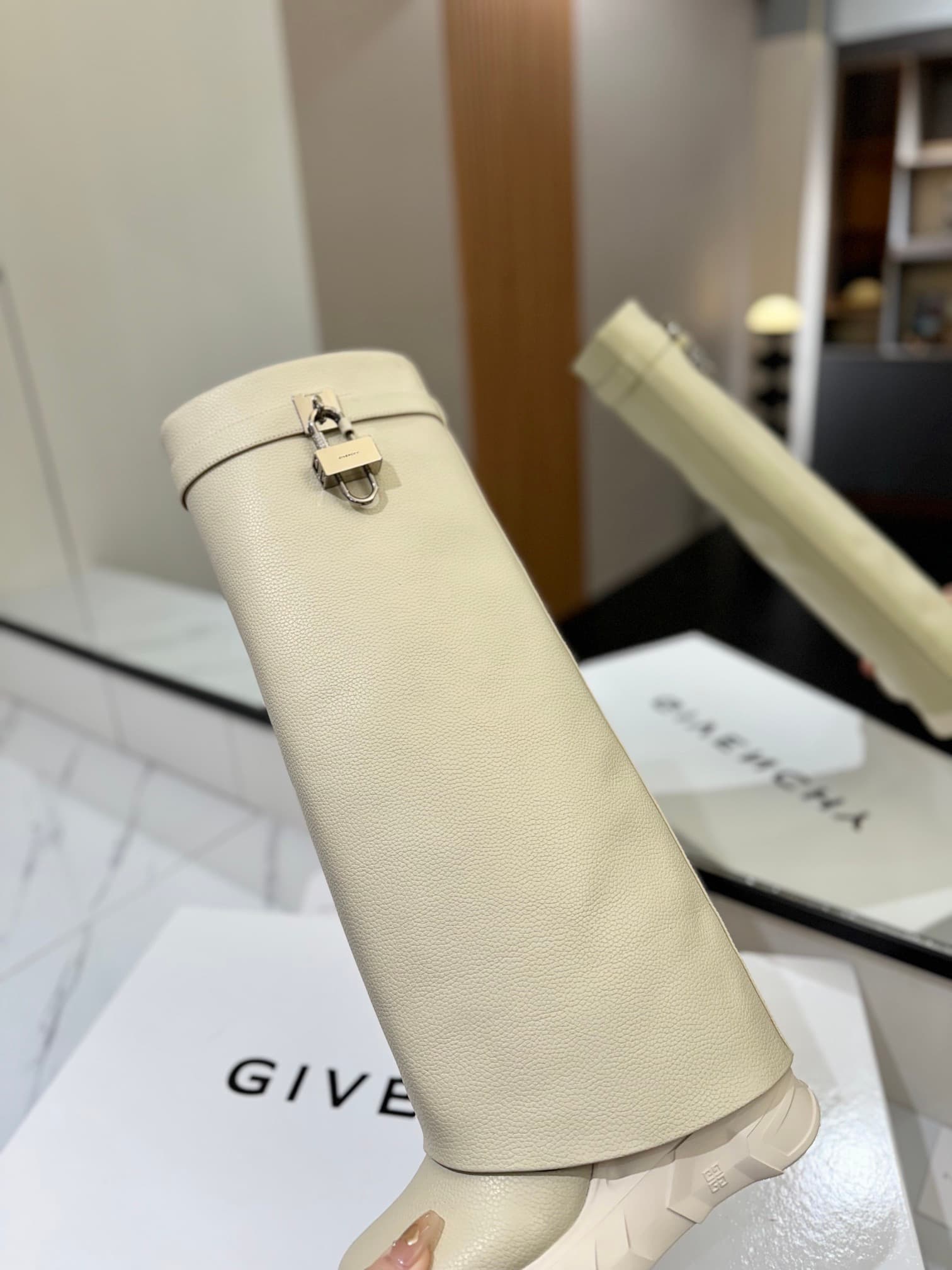 D6614 💰 GIVENCHY QZKEEP 0X0ZX new model high-top shoes with a height increase, slim-fit, shark-shaped boots 2024 — image 7