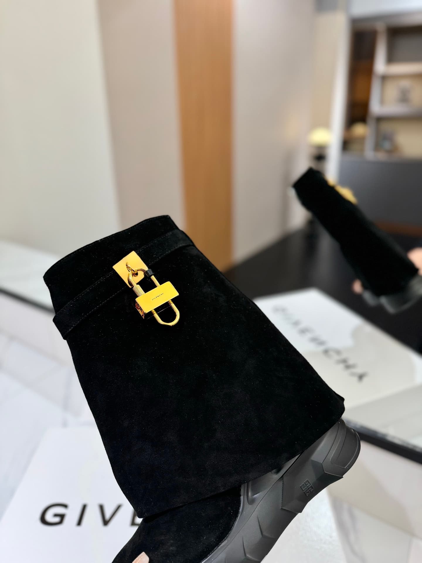 D6607 💰 GIVENCHY QZKEEP 0X0ZX new model high-top boots with a height increase, designed to accentuate a slimmer silhouette 2023 — image 8