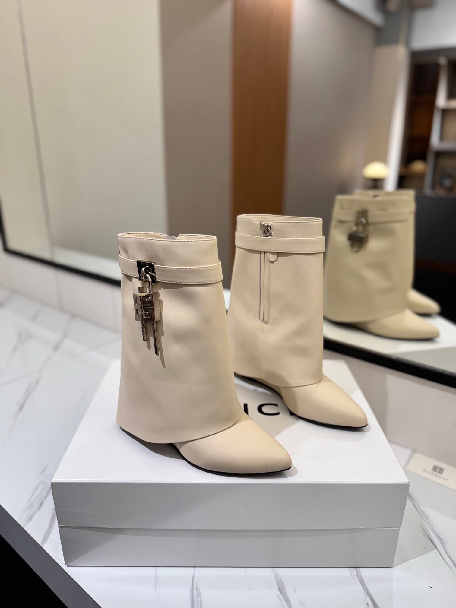 D6586 💰 Authentic version customized for specialty stores — image 1