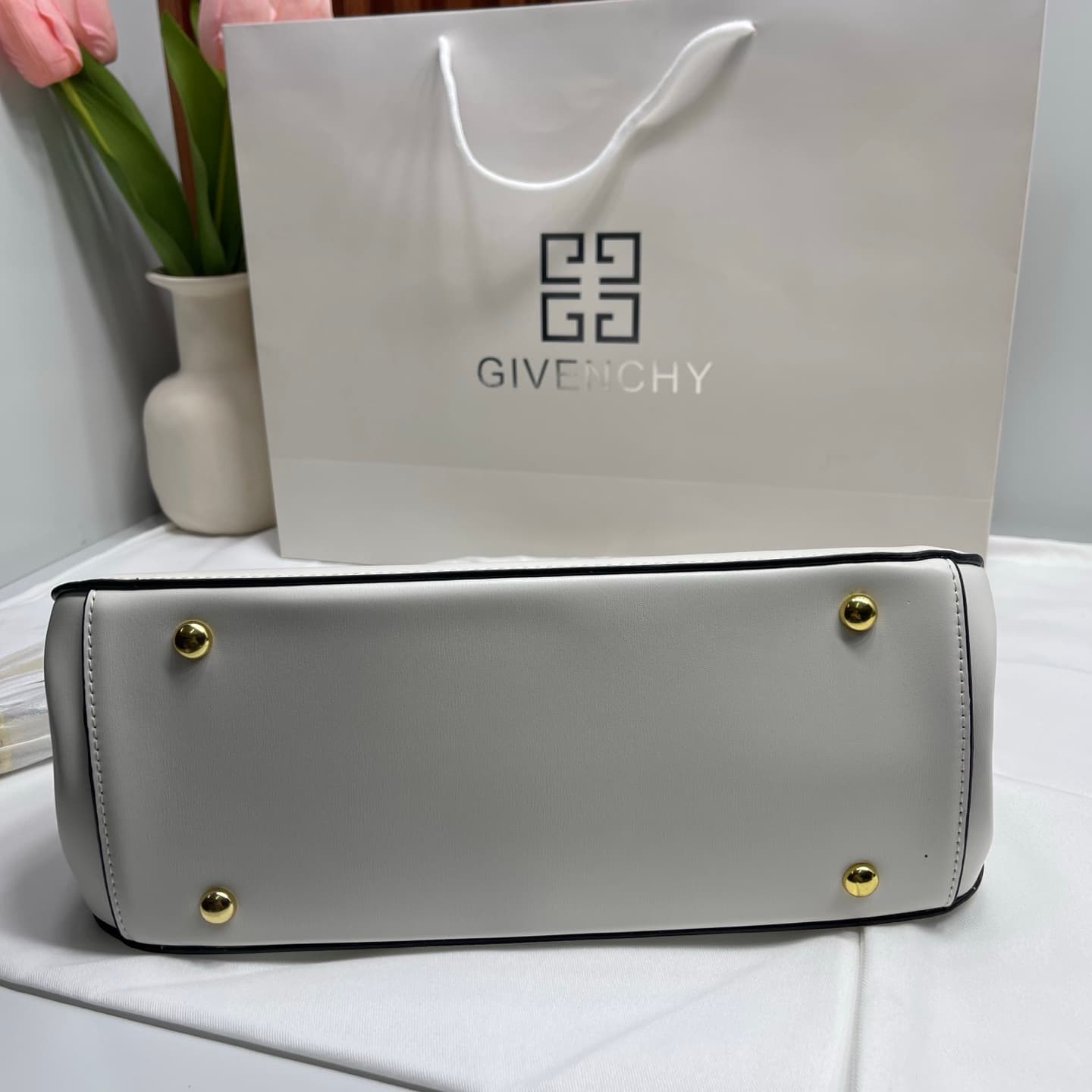 C3250 . New model GIVENCHY Jeanswi – Same style as Jessica Zheng Xiuyan’s nch bag — image 3