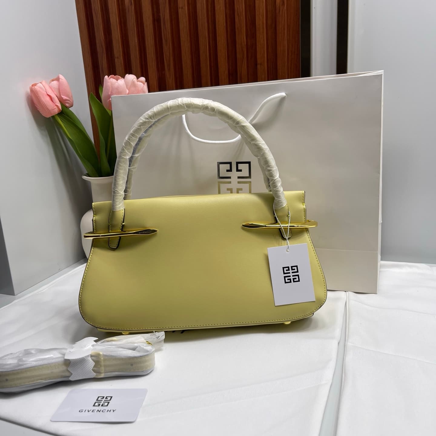 C3249 . New model GIVENCHY Jeansvi: The same type of bag as Jessica Zheng Xiuyan’s nch — image 2