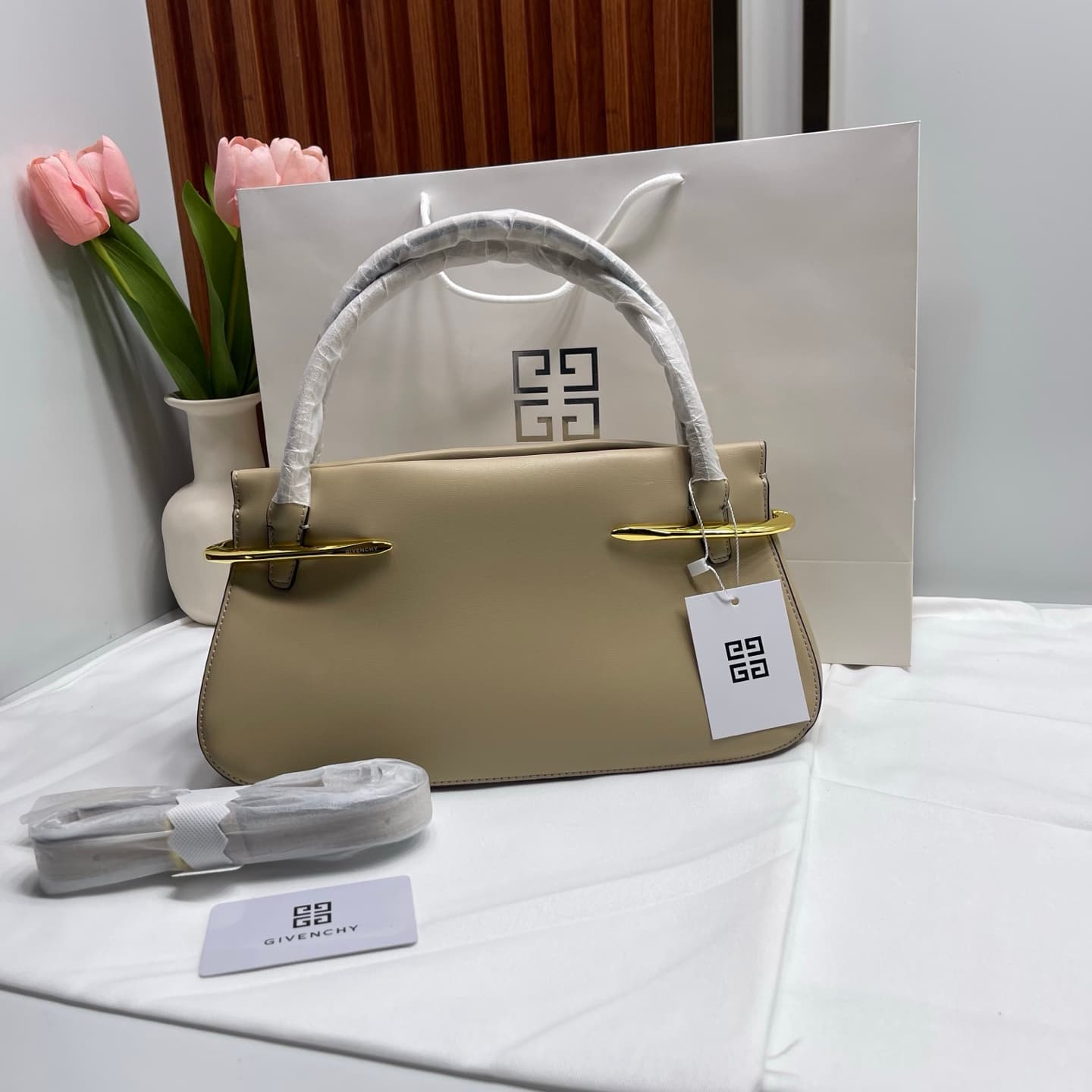 C3246 . New model GIVENCHY Jivchen｜Jessica Zheng Xiuyan’s same-style nch bag — image 2