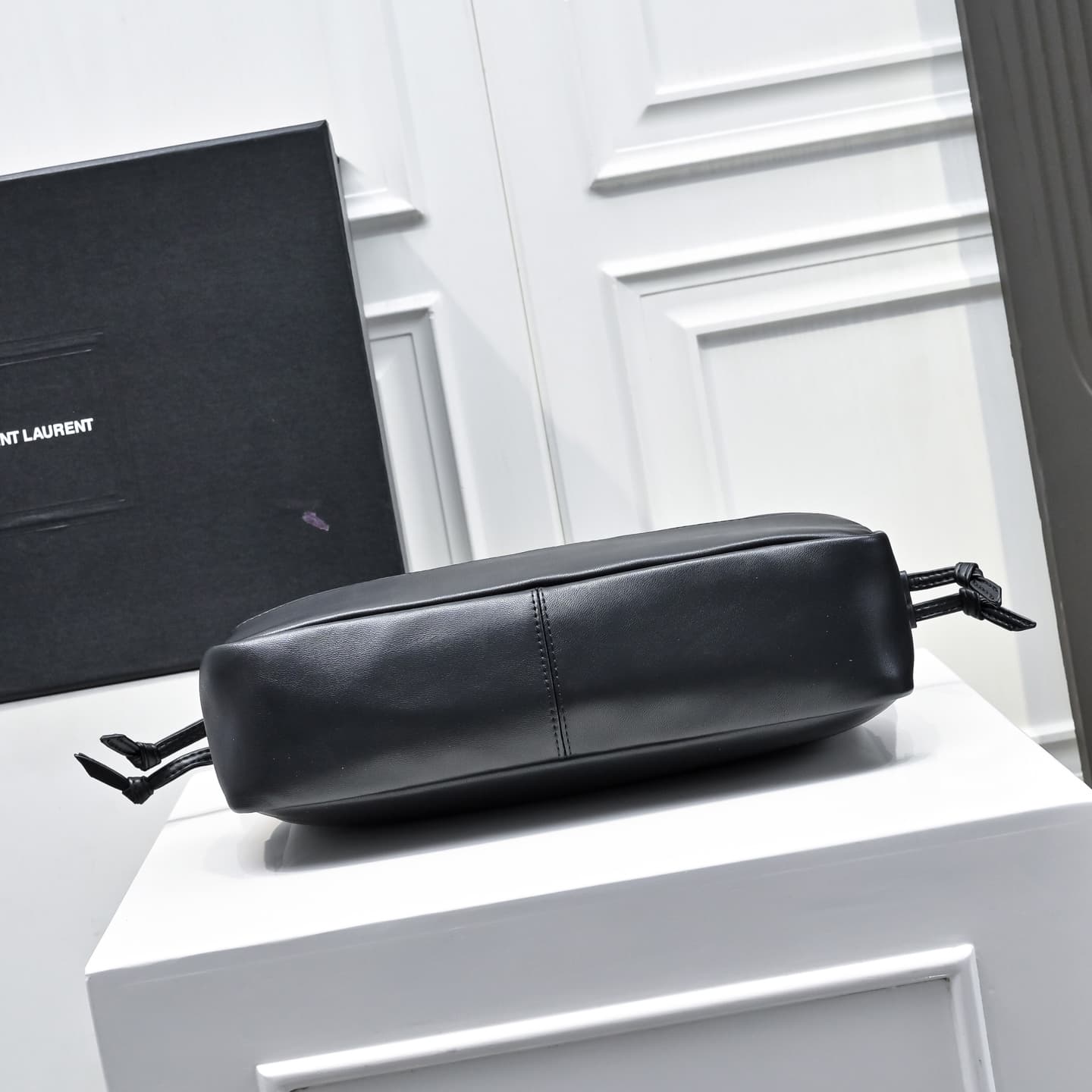 C8554 [Small Size] 🌈 YSL’s new small-size Jamie bag: 4.3 – a large tote bag made of leather. The designer really understands what consumers need! 🉑️ Many tote bags fail to combine beauty and functionality, but this one does! It’s lightweight, has plenty o — image 7