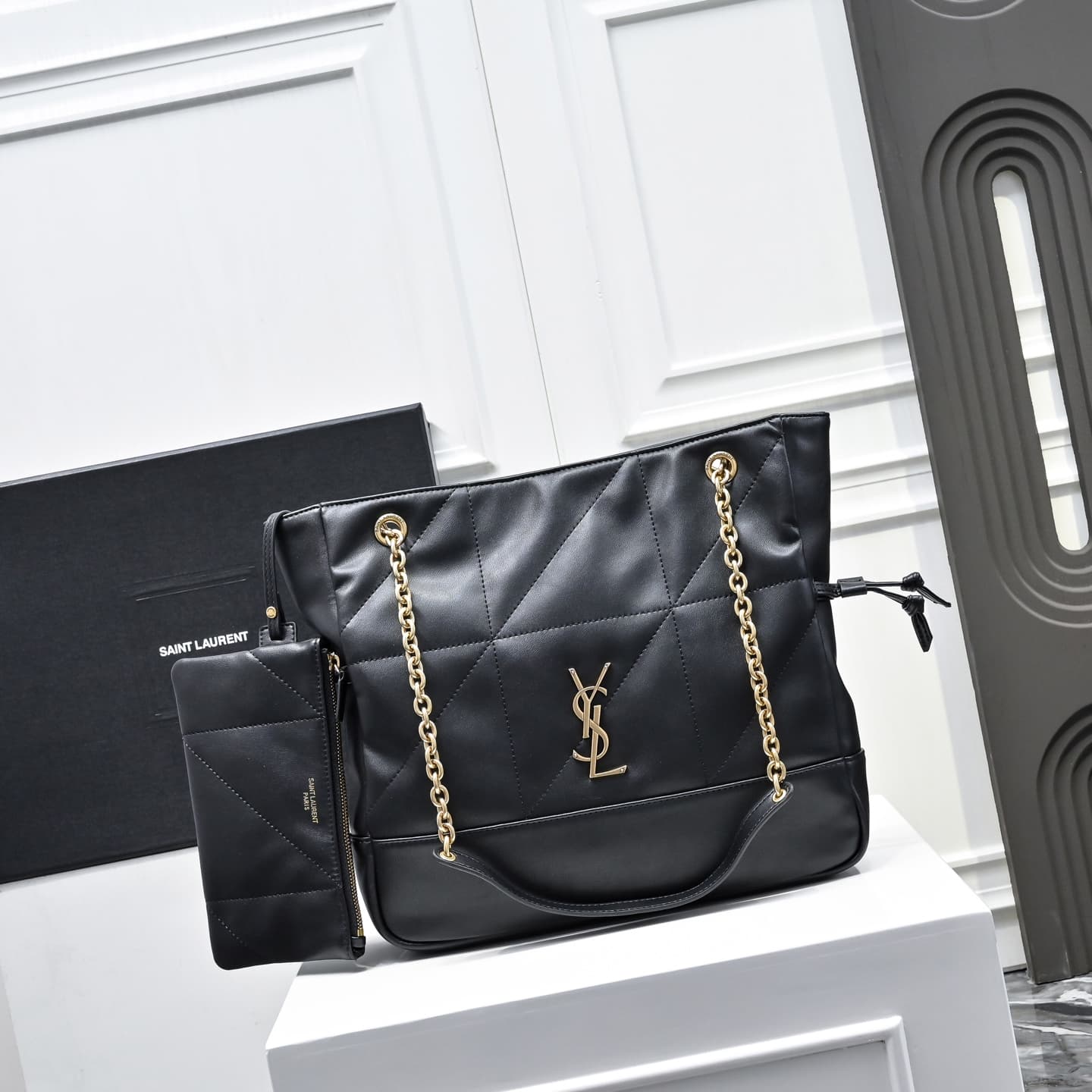C8554 [Small Size] 🌈 YSL’s new small-size Jamie bag: 4.3 – a large tote bag made of leather. The designer really understands what consumers need! 🉑️ Many tote bags fail to combine beauty and functionality, but this one does! It’s lightweight, has plenty o — image 1