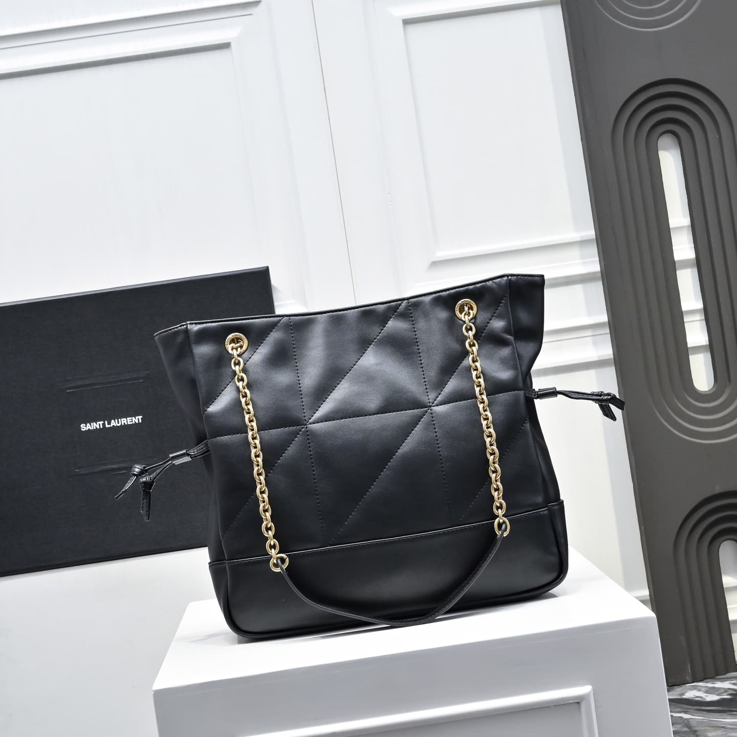 C8554 [Small Size] 🌈 YSL’s new small-size Jamie bag: 4.3 – a large tote bag made of leather. The designer really understands what consumers need! 🉑️ Many tote bags fail to combine beauty and functionality, but this one does! It’s lightweight, has plenty o — image 3