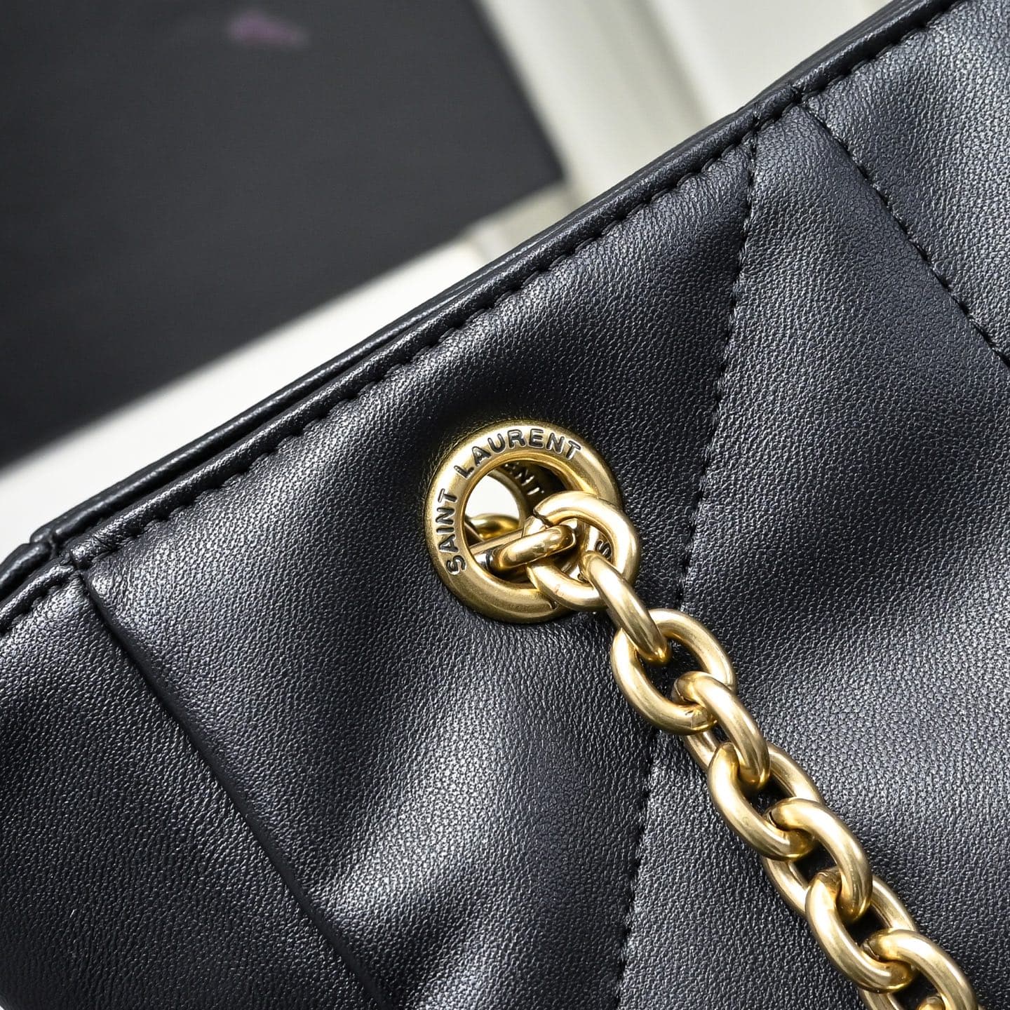 C8554 [Small Size] 🌈 YSL’s new small-size Jamie bag: 4.3 – a large tote bag made of leather. The designer really understands what consumers need! 🉑️ Many tote bags fail to combine beauty and functionality, but this one does! It’s lightweight, has plenty o — image 5