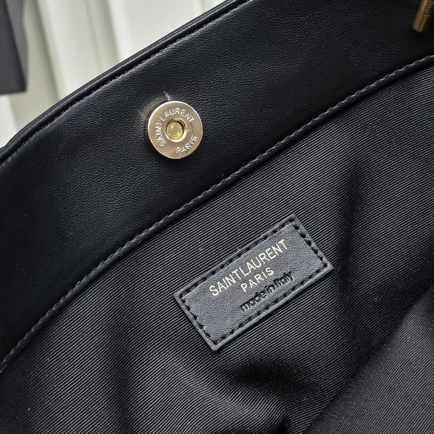 C8554 [Small Size] 🌈 YSL’s new small-size Jamie bag: 4.3 – a large tote bag made of leather. The designer really understands what consumers need! 🉑️ Many tote bags fail to combine beauty and functionality, but this one does! It’s lightweight, has plenty o — image 8