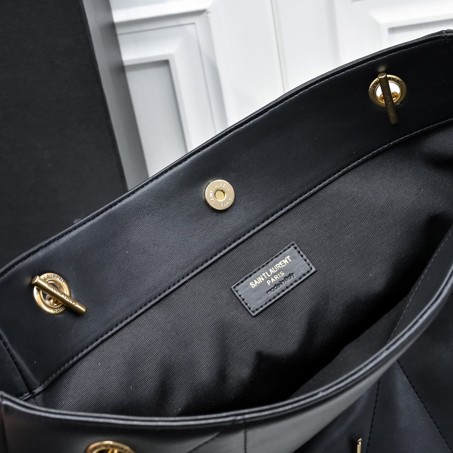 C8553 [Small Size] 🌈 YSL’s new small-size Jamie tote: 4.3. A large leather tote bag for under the arms. The designer really understands what consumers need! 🉑️ Many tote bag designs fail to combine style and functionality, but this one does! It’s lightwei — image 8