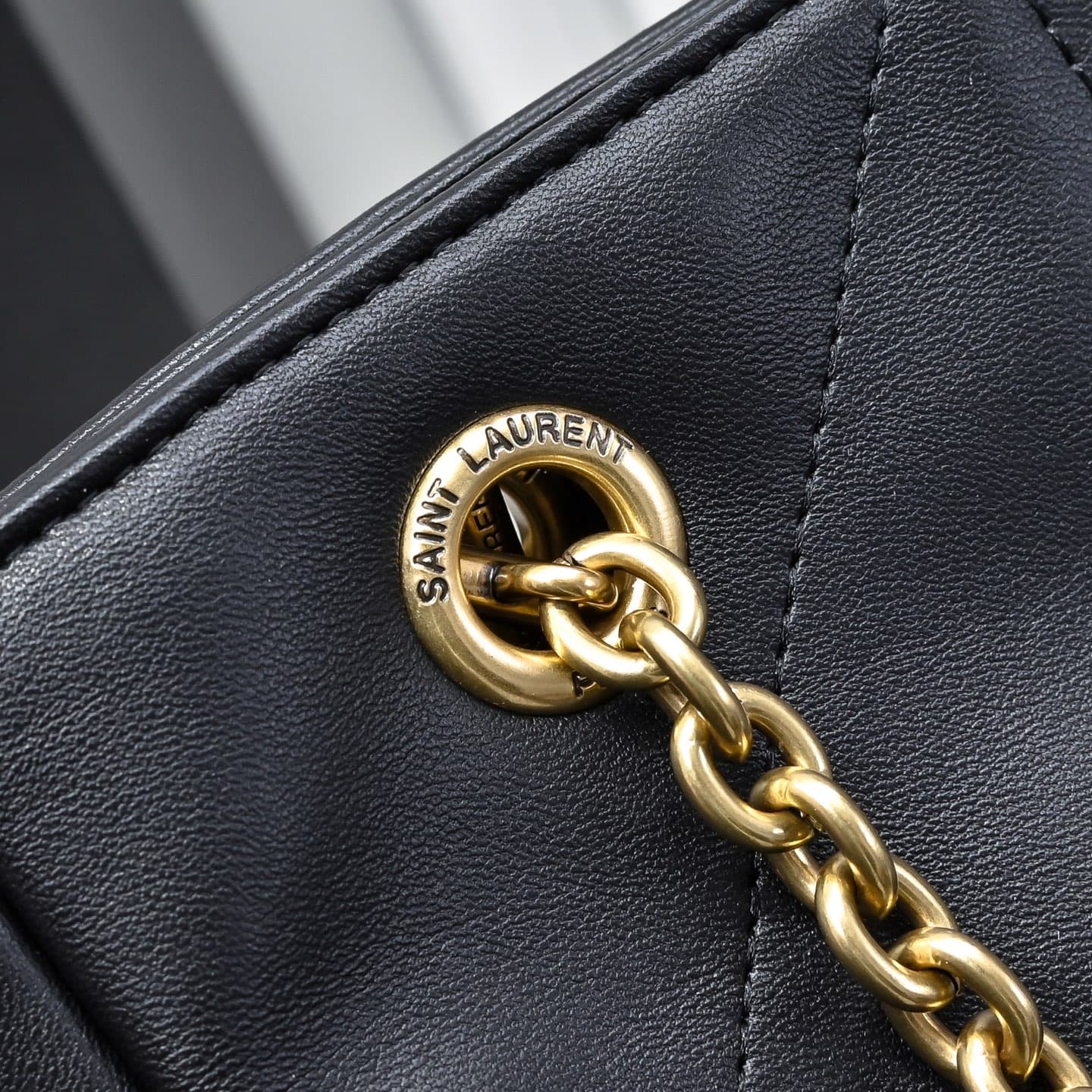 C8553 [Small Size] 🌈 YSL’s new small-size Jamie tote: 4.3. A large leather tote bag for under the arms. The designer really understands what consumers need! 🉑️ Many tote bag designs fail to combine style and functionality, but this one does! It’s lightwei — image 7