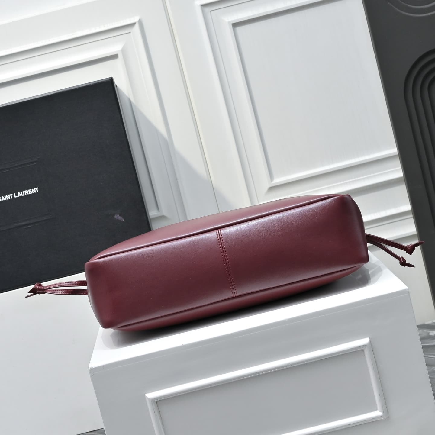 C8551 [Small Size] 🌈 YSL’s new small-size Jamie bag, 4.3 – a large tote bag made of羊皮. The designer really understands what consumers need! 🉑️ Many tote bags fail to combine beauty and functionality, but this one does! It’s lightweight, has plenty of spac — image 6
