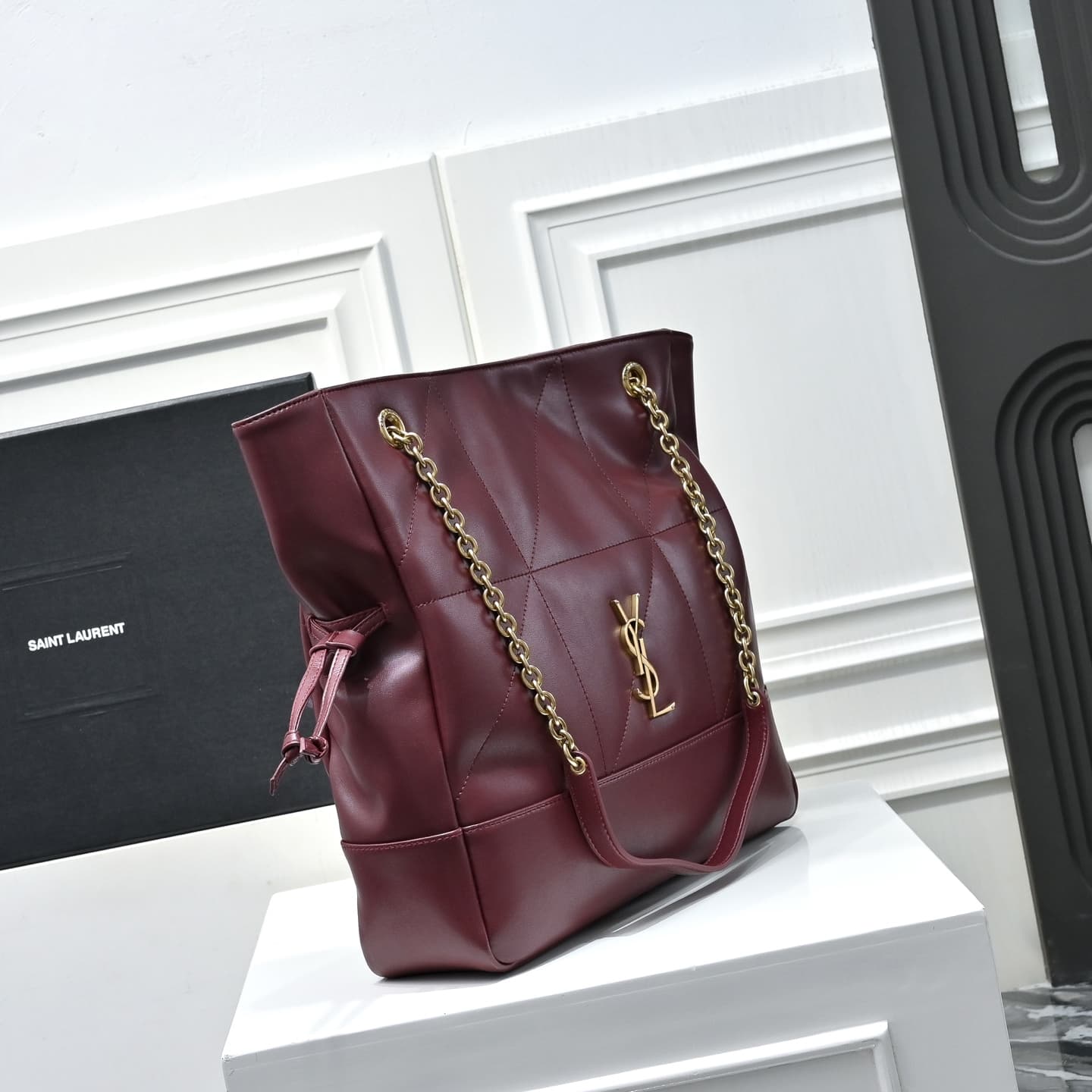 C8551 [Small Size] 🌈 YSL’s new small-size Jamie bag, 4.3 – a large tote bag made of羊皮. The designer really understands what consumers need! 🉑️ Many tote bags fail to combine beauty and functionality, but this one does! It’s lightweight, has plenty of spac — image 2