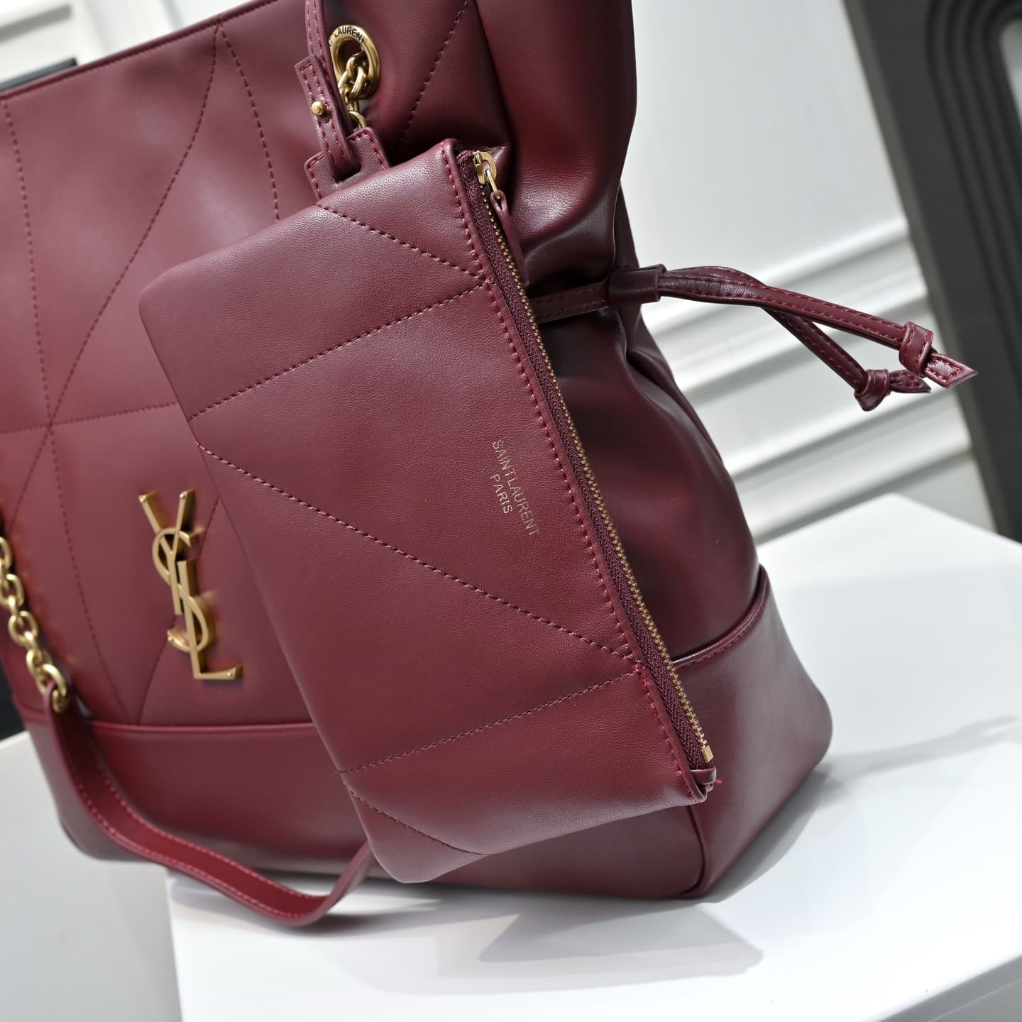C8551 [Small Size] 🌈 YSL’s new small-size Jamie bag, 4.3 – a large tote bag made of羊皮. The designer really understands what consumers need! 🉑️ Many tote bags fail to combine beauty and functionality, but this one does! It’s lightweight, has plenty of spac — image 5
