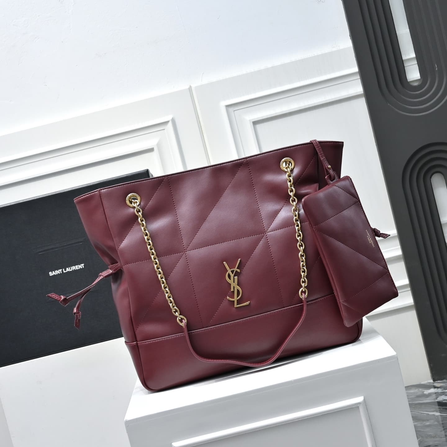 C8551 [Small Size] 🌈 YSL’s new small-size Jamie bag, 4.3 – a large tote bag made of羊皮. The designer really understands what consumers need! 🉑️ Many tote bags fail to combine beauty and functionality, but this one does! It’s lightweight, has plenty of spac — image 1
