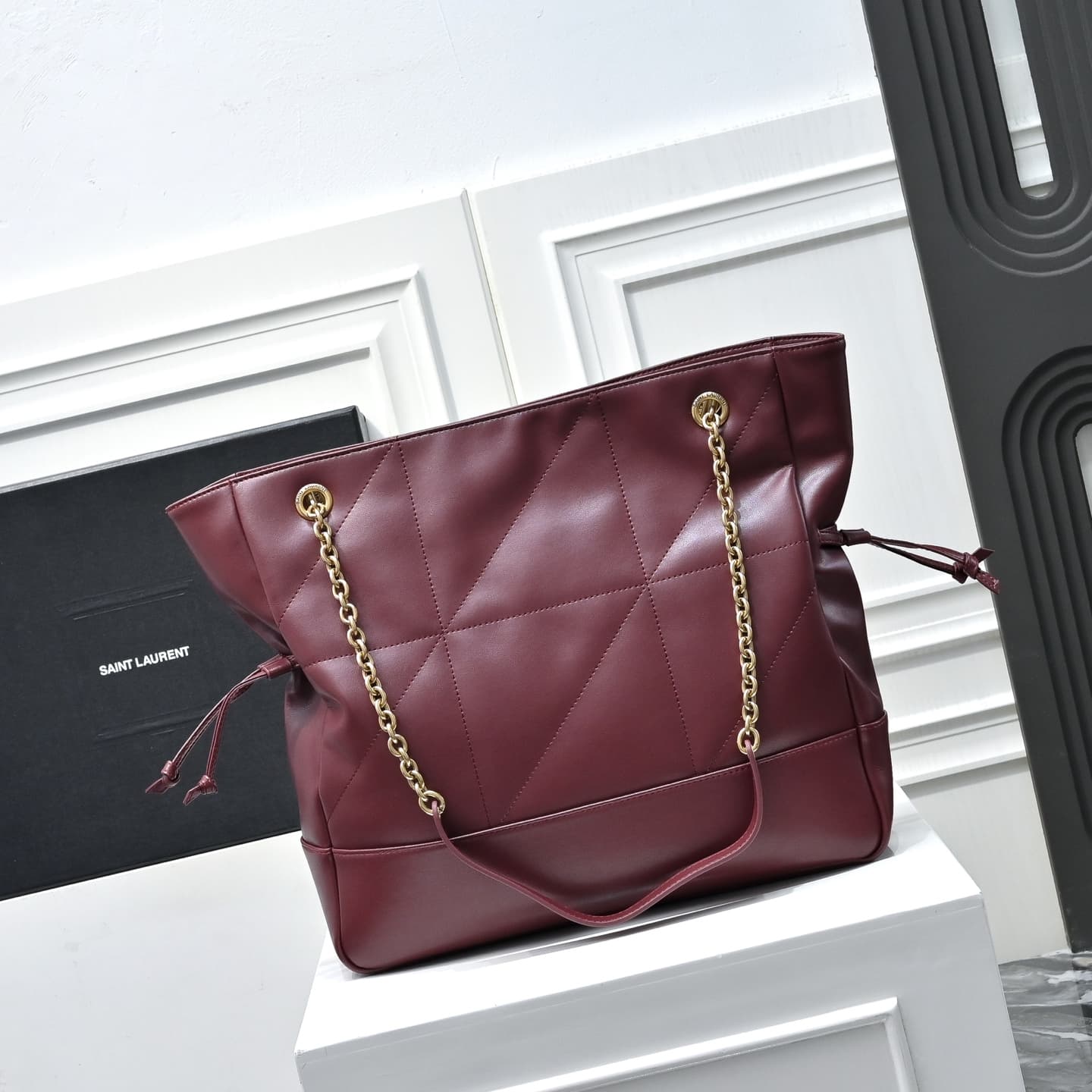 C8551 [Small Size] 🌈 YSL’s new small-size Jamie bag, 4.3 – a large tote bag made of羊皮. The designer really understands what consumers need! 🉑️ Many tote bags fail to combine beauty and functionality, but this one does! It’s lightweight, has plenty of spac — image 3