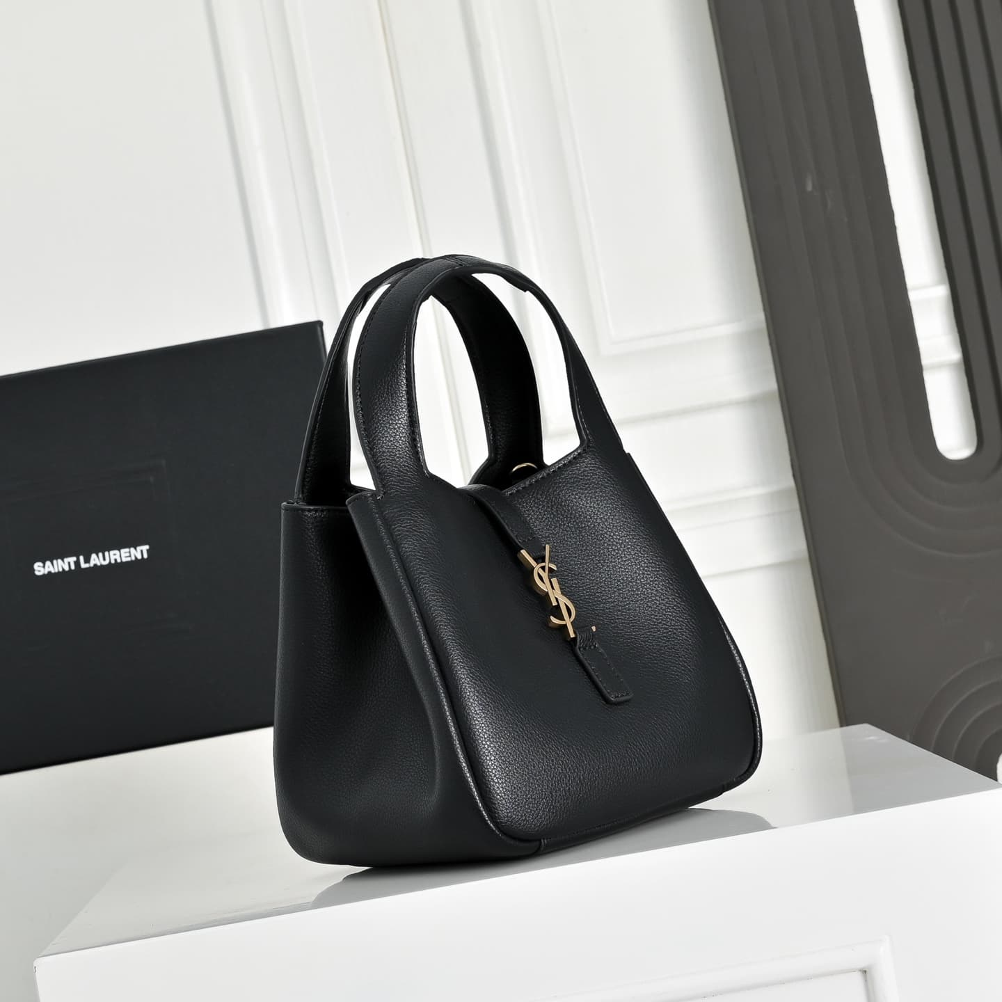 C8555 .𝗟𝗘 𝟱 𝗔𝟳 𝗕𝗔𝗕𝗬 𝗕𝗘𝗔 suede handbag🆕 Mini crossbody style — image 2