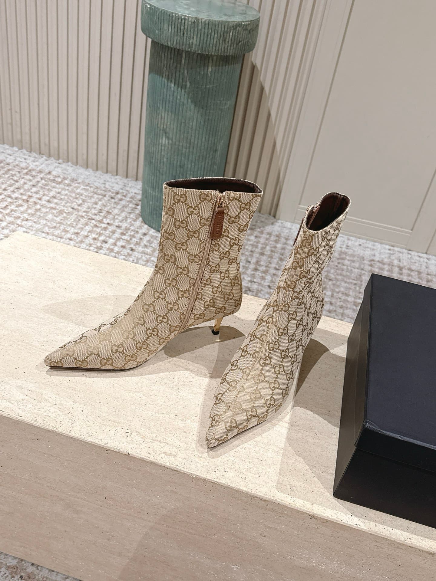 D6976 Top version: Short boots, tall boots, long boots — image 3
