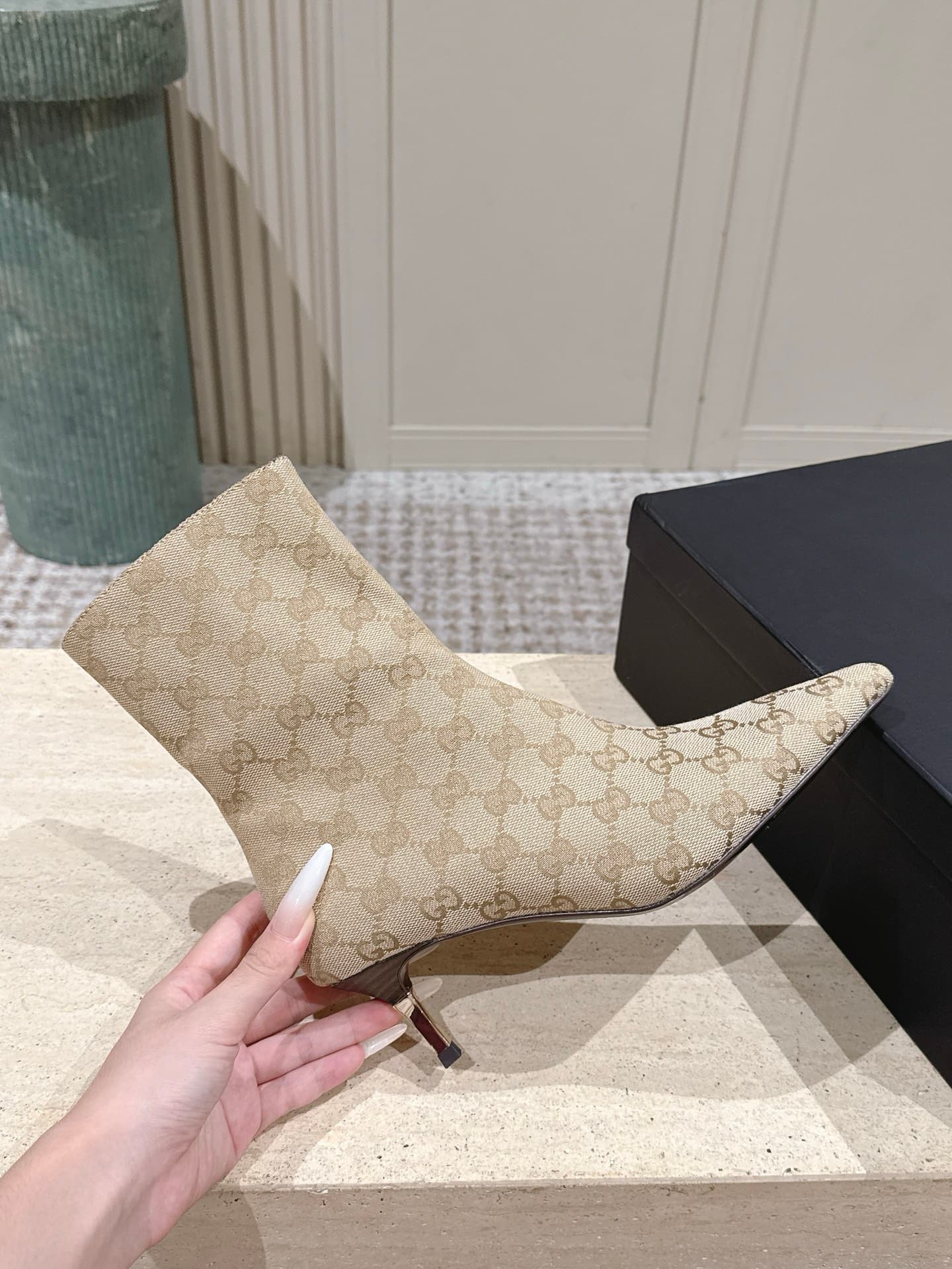 D6976 Top version: Short boots, tall boots, long boots — image 5