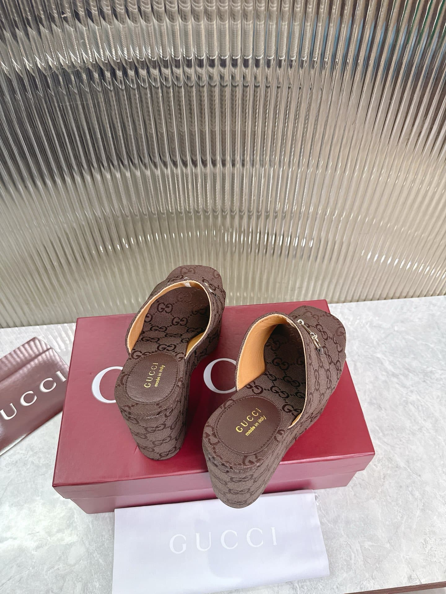D7104 👑 💰 Women’s cool slippers with horse-bit-shaped wedge-shaped heels. — image 5