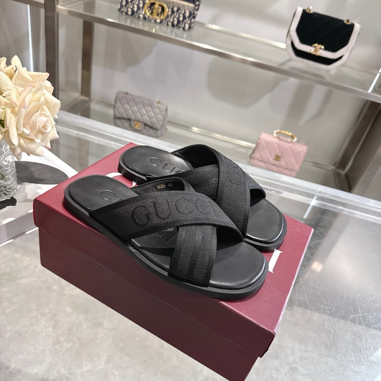 D7102 👑 💰 New men’s sandal-style slippers with a cross design 🩴 — image 1
