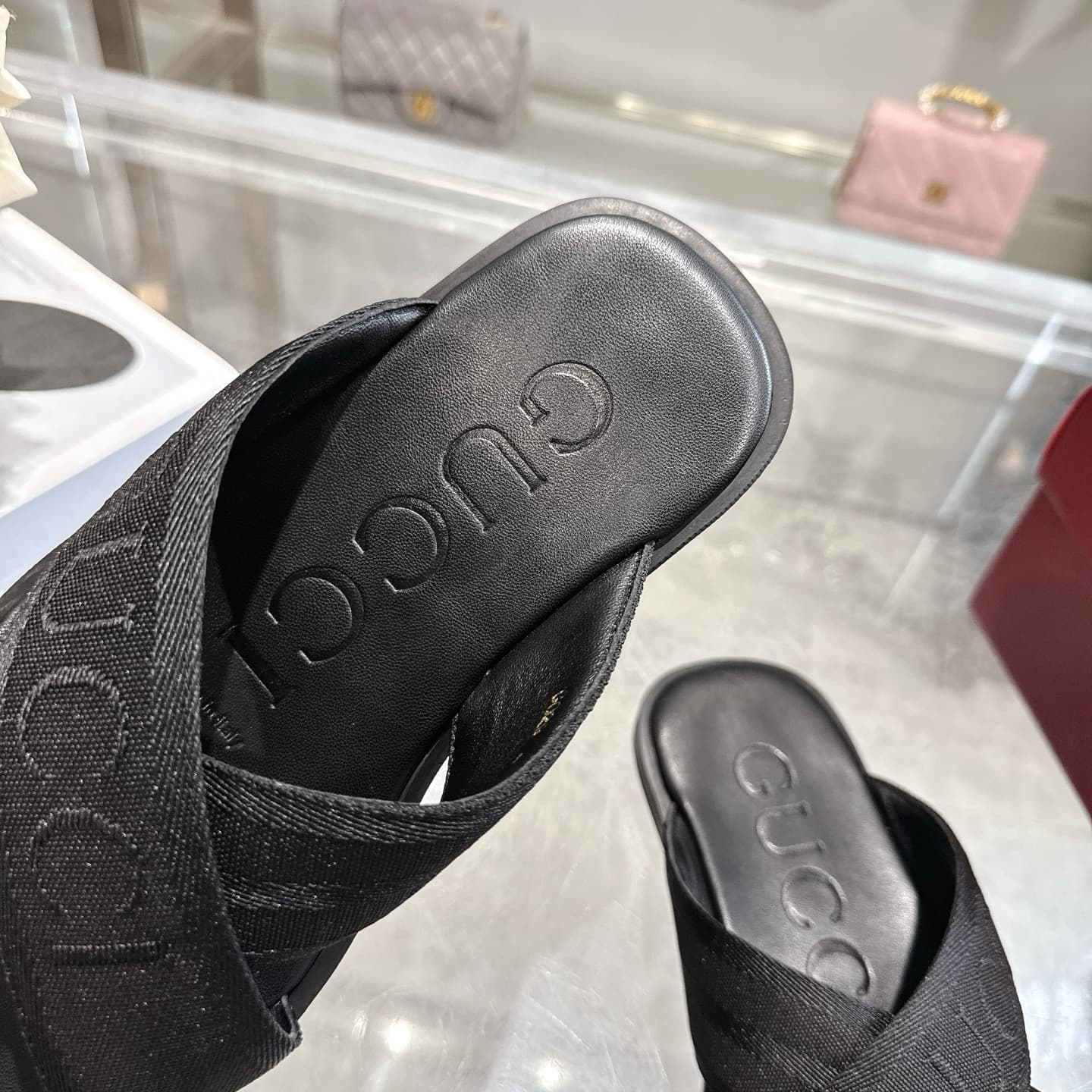 D7102 👑 💰 New men’s sandal-style slippers with a cross design 🩴 — image 8