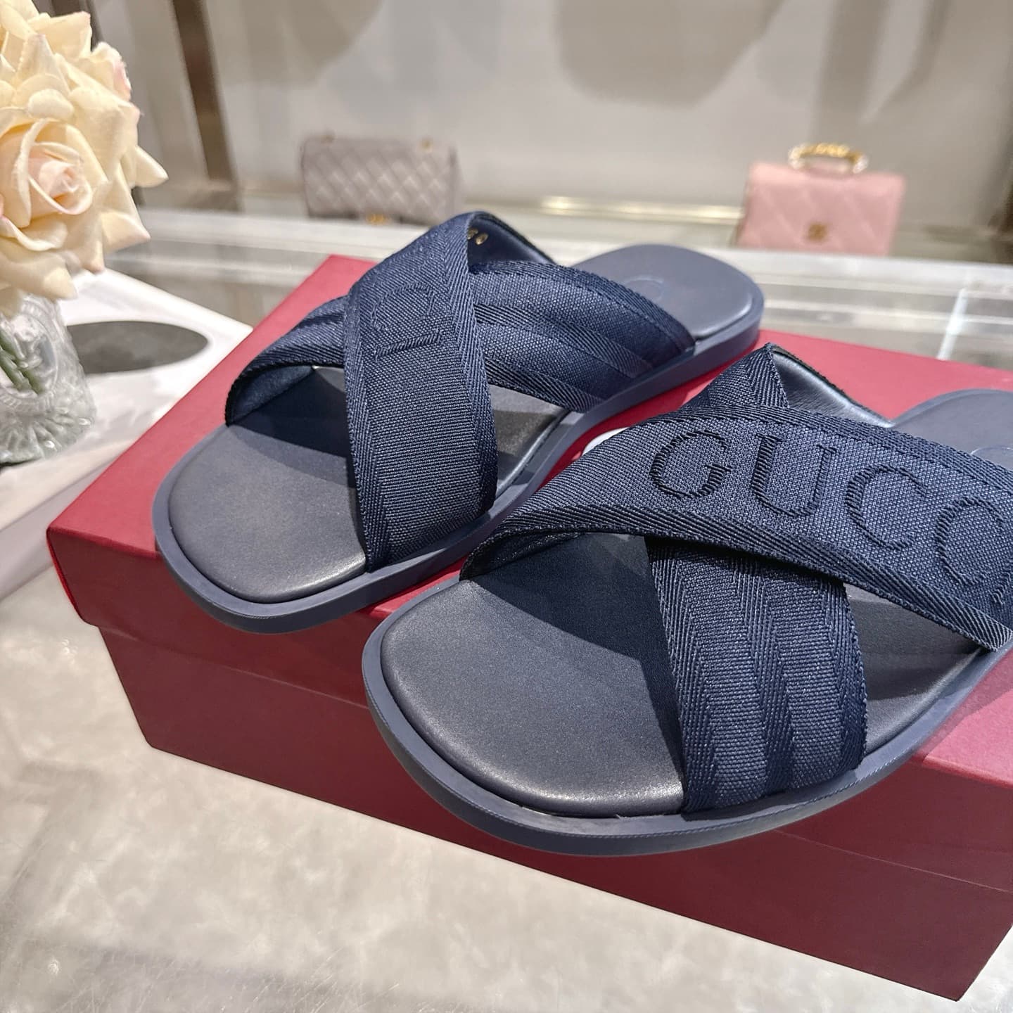 D7099 👑 💰 New men’s sandal-like slippers with a cross design🩴 — image 7