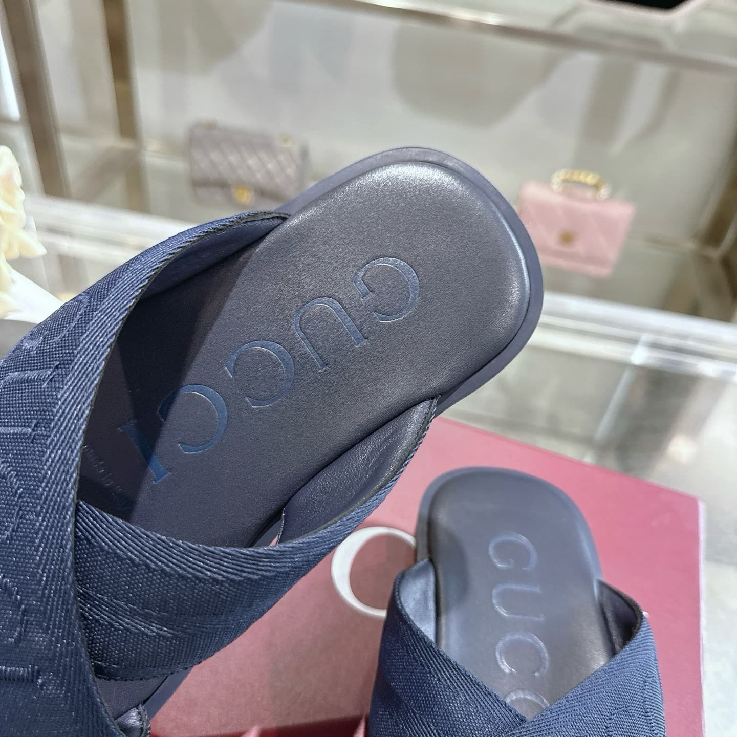 D7099 👑 💰 New men’s sandal-like slippers with a cross design🩴 — image 8