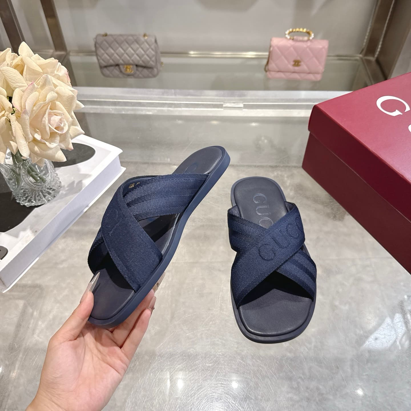 D7099 👑 💰 New men’s sandal-like slippers with a cross design🩴 — image 4