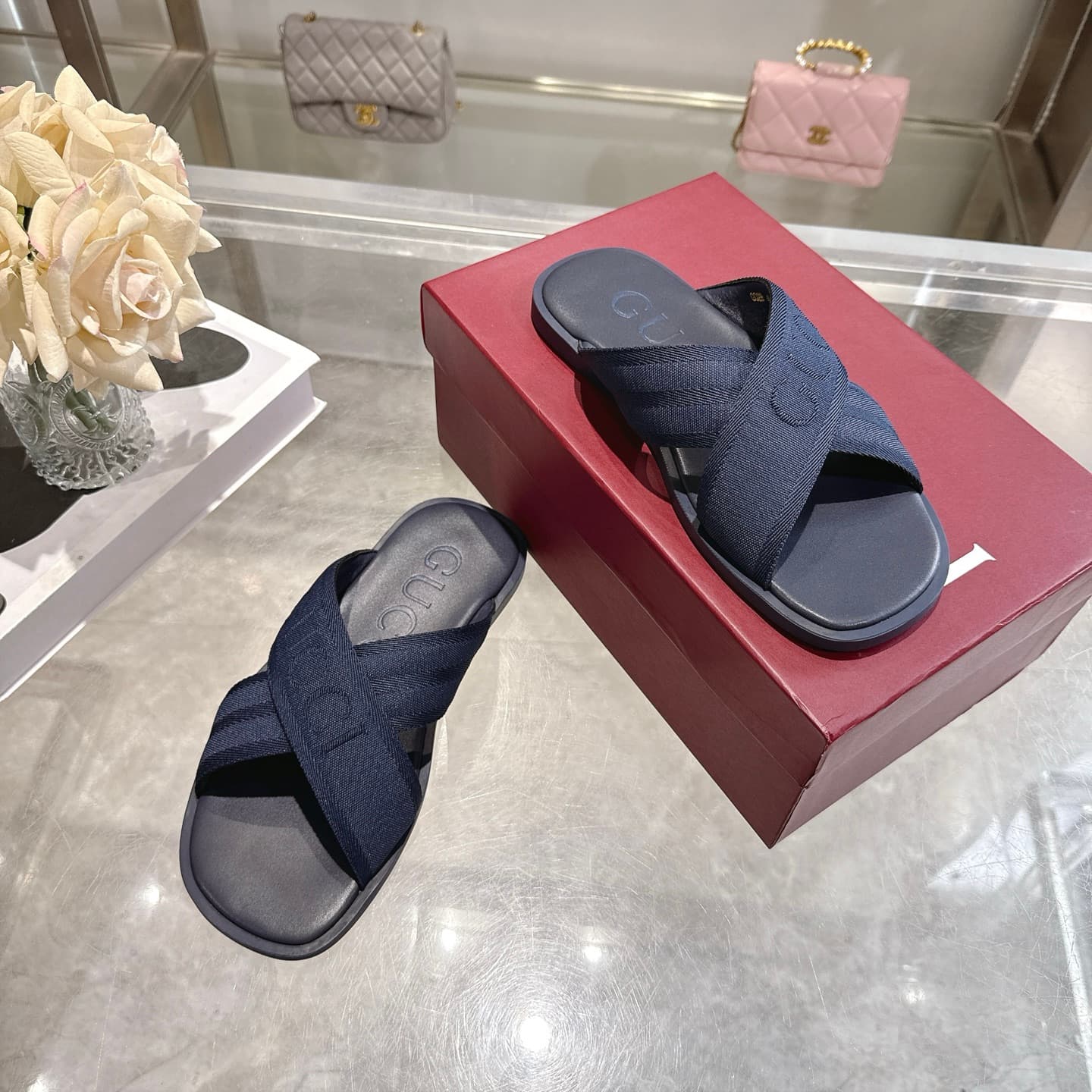 D7099 👑 💰 New men’s sandal-like slippers with a cross design🩴 — image 6