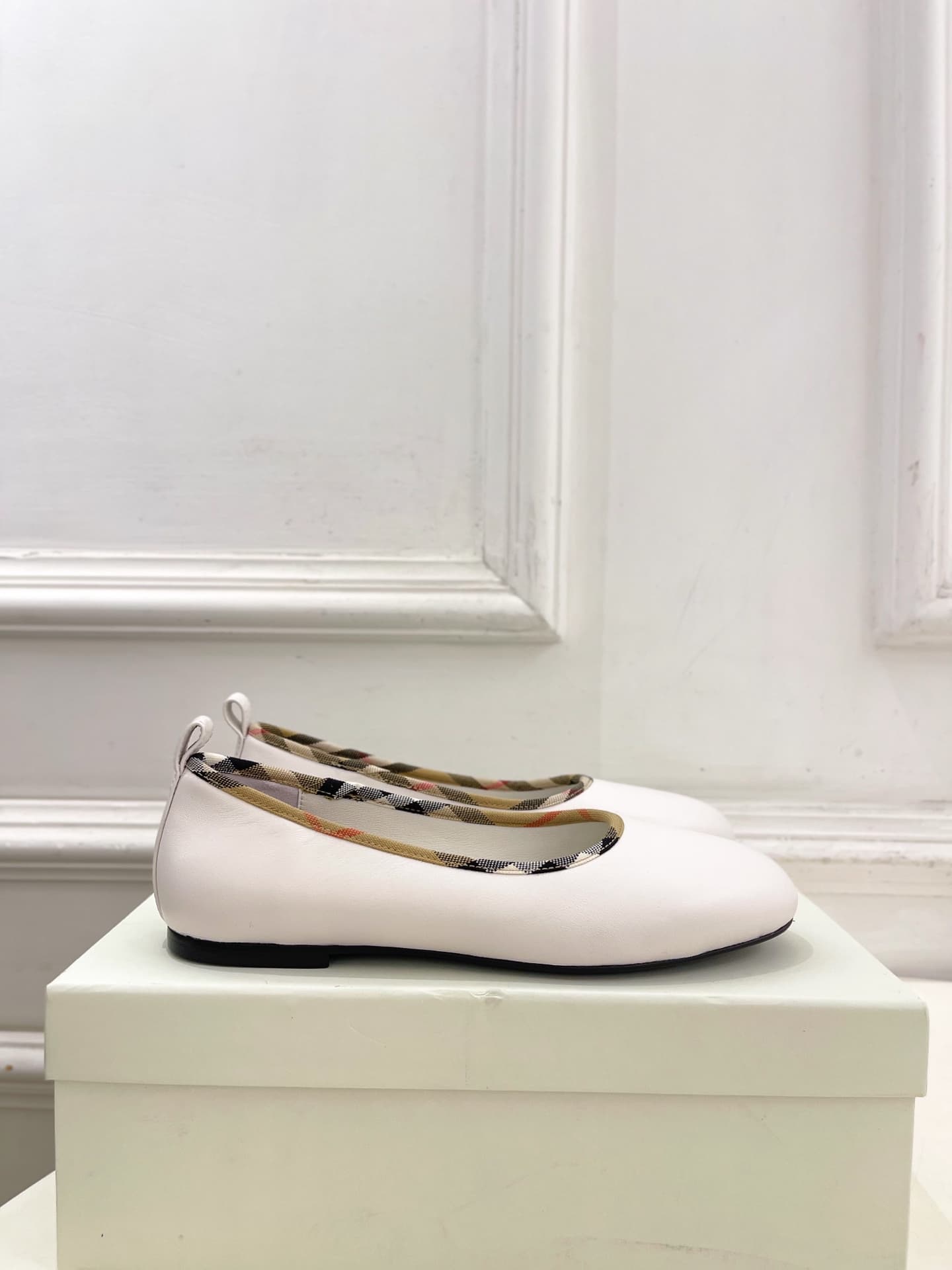 D3199 Burberry 2026 new vintage/retro check flat ballet shoes — image 2
