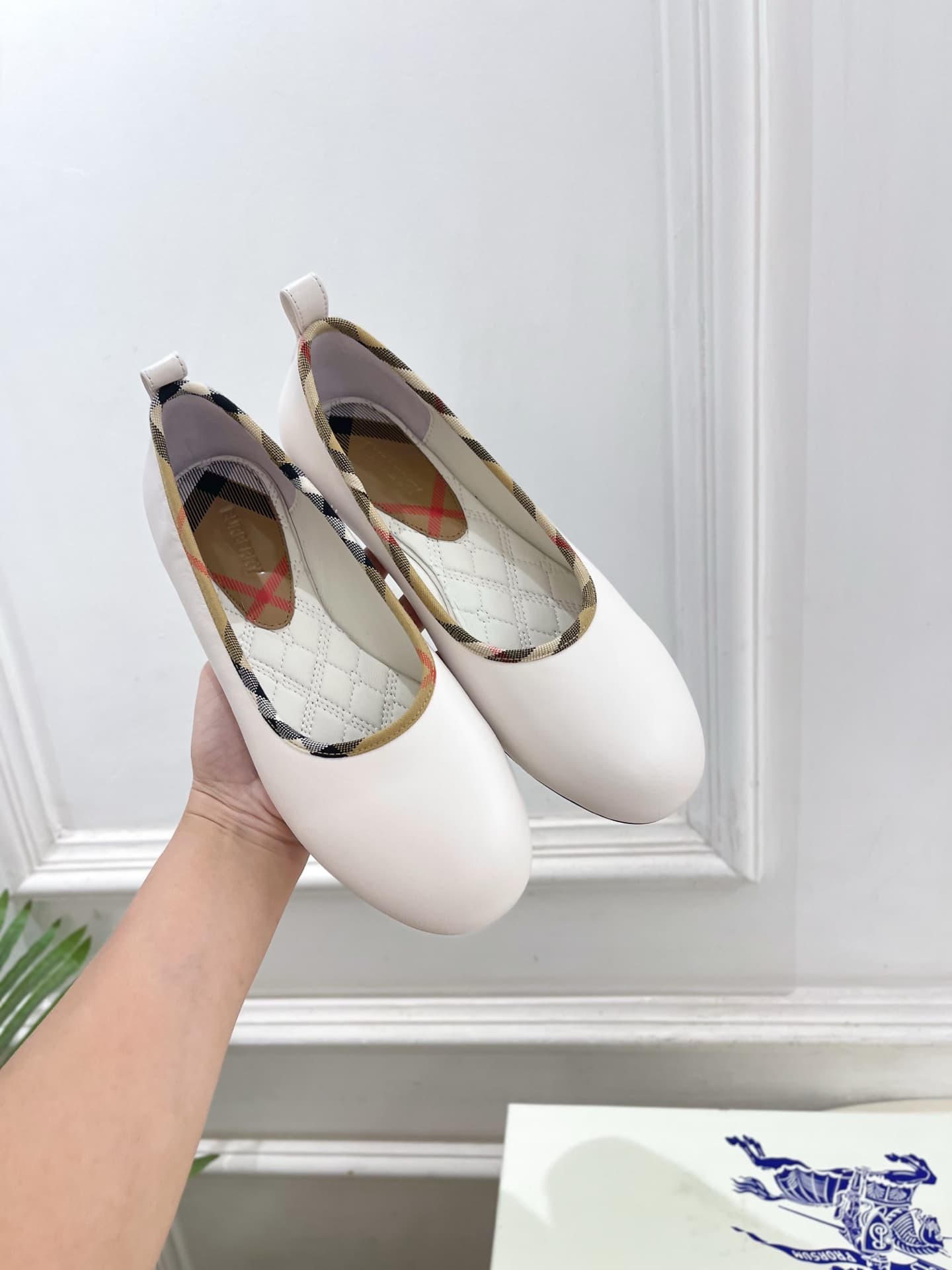D3199 Burberry 2026 new vintage/retro check flat ballet shoes — image 5