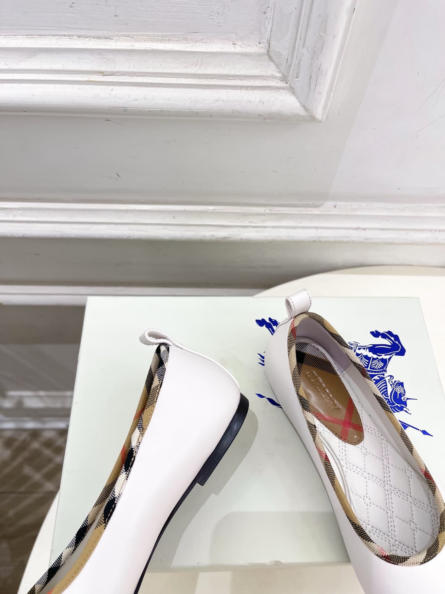 D3199 Burberry 2026 new vintage/retro check flat ballet shoes — image 7