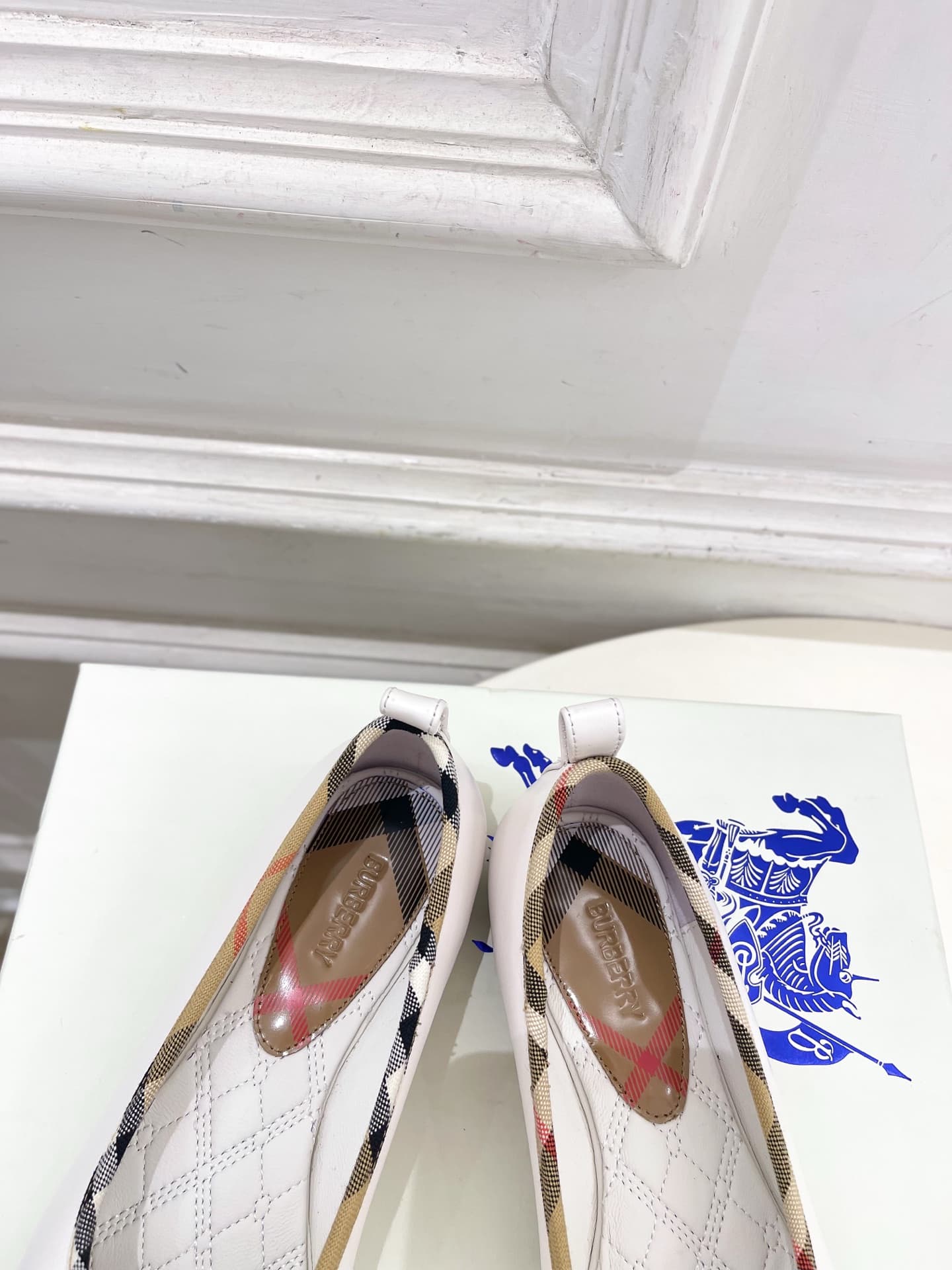 D3199 Burberry 2026 new vintage/retro check flat ballet shoes — image 8