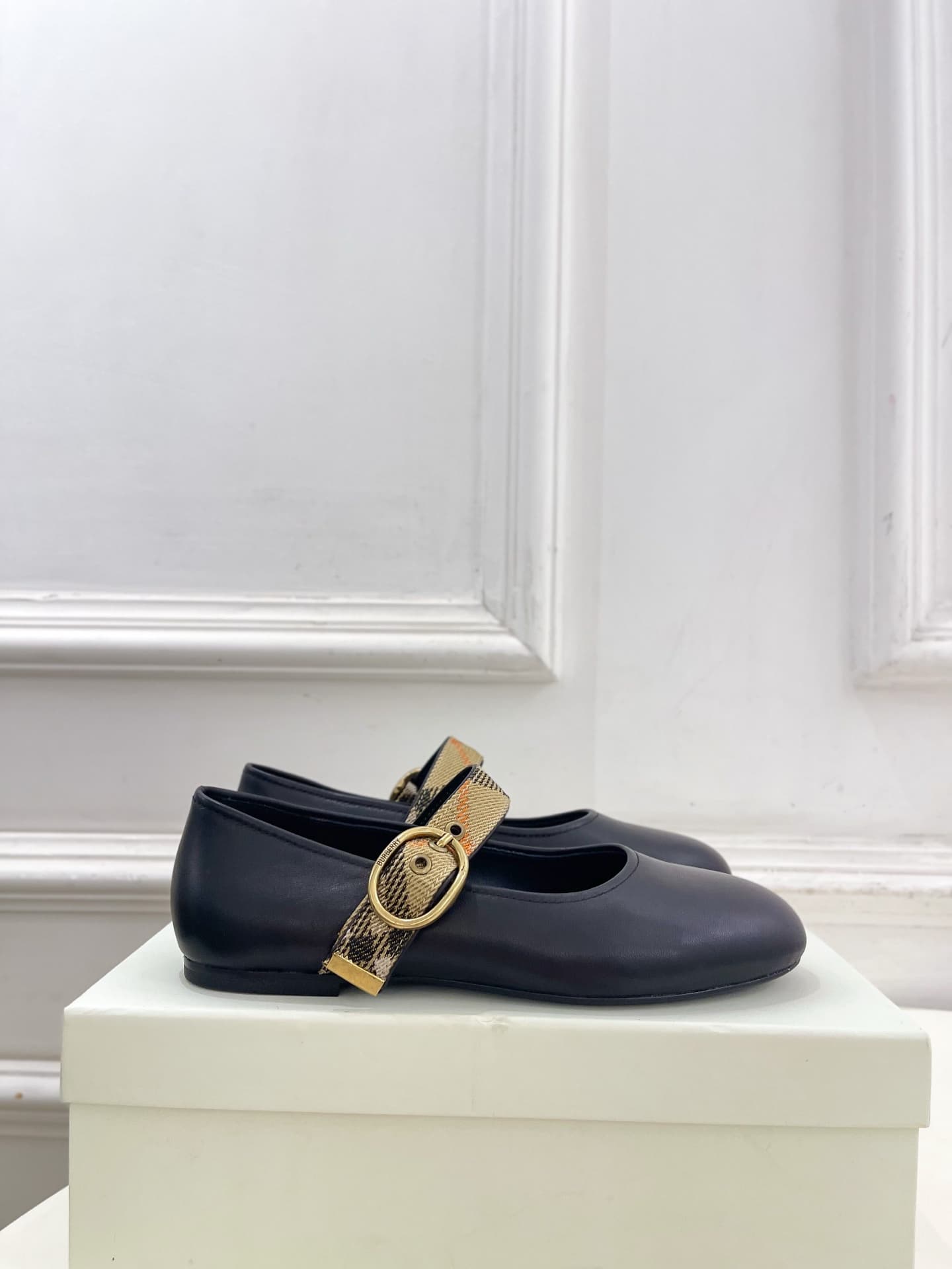 D3197 Burberry 2026 New Model: Classic plaid Mary Jane flat shoes — image 2