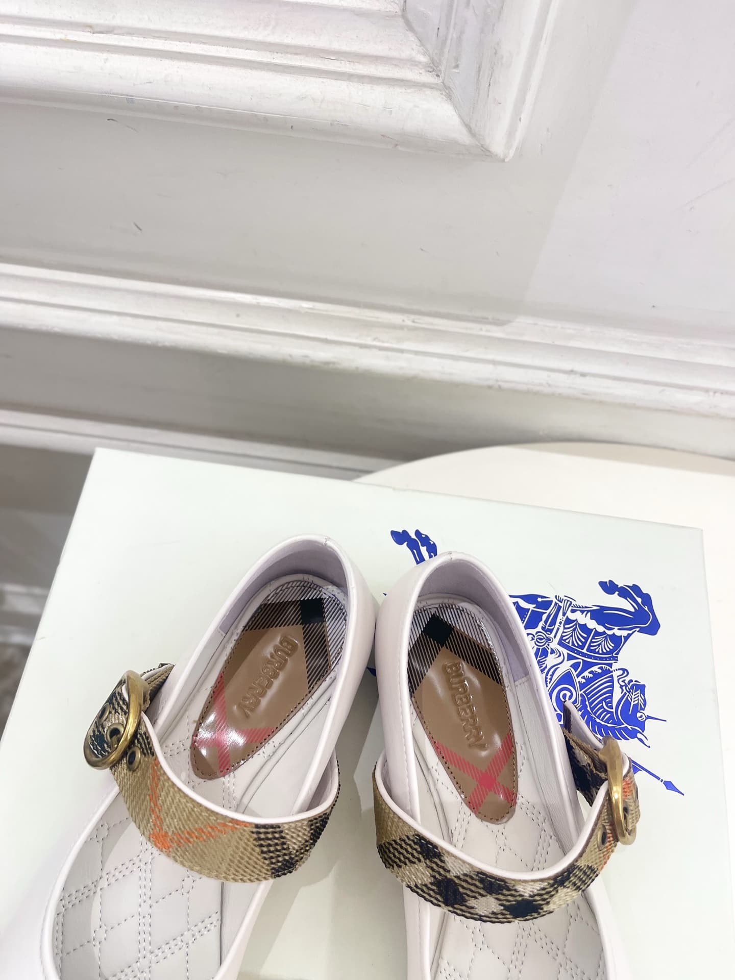 D3196 Burberry 2026 New Collection – Classic plaid Mary Jane flat shoes — image 6