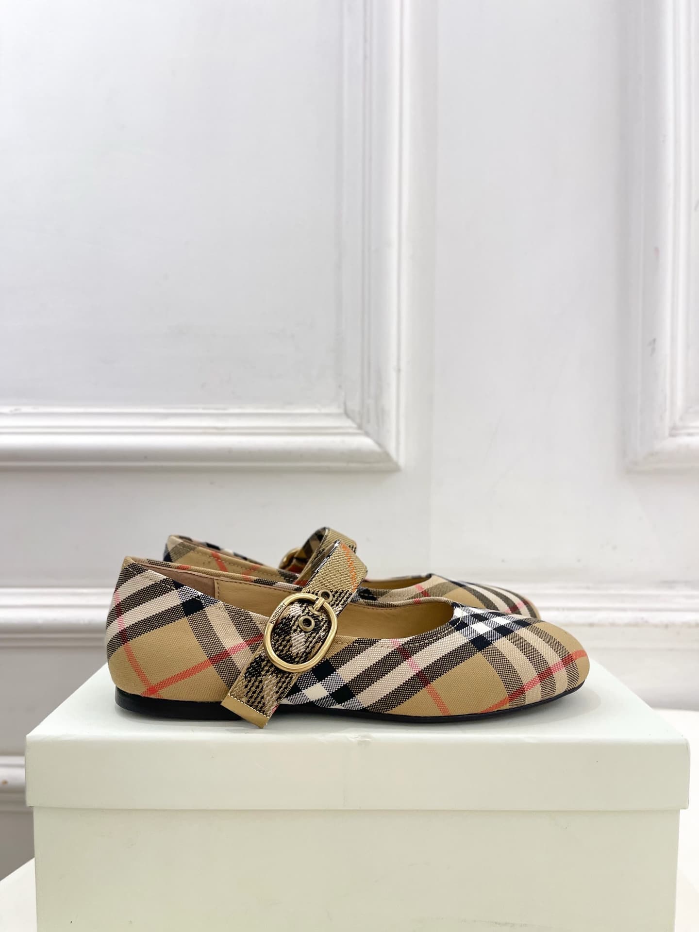 D3195 Burberry 2026 New Arrival: Classic plaid Mary Jane flat shoes — image 2