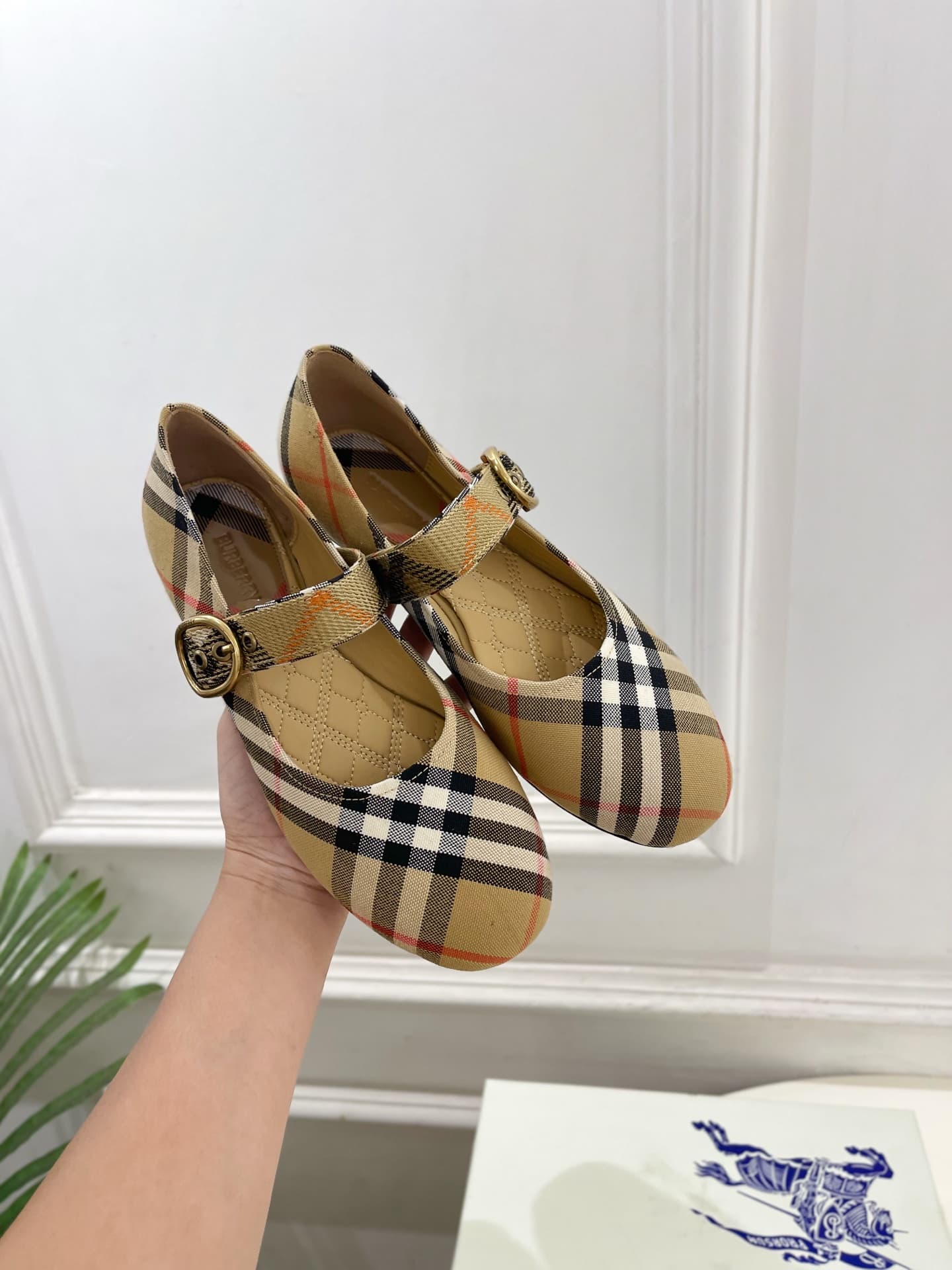 D3195 Burberry 2026 New Arrival: Classic plaid Mary Jane flat shoes — image 4
