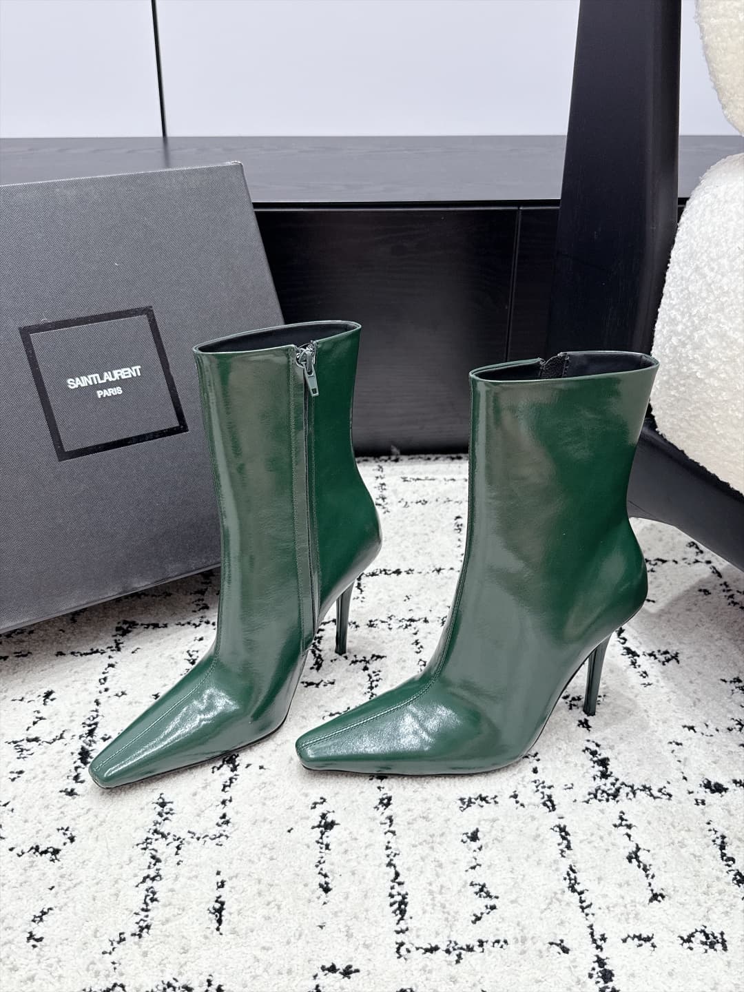 D12206 SAINT LAURENT Saint Laurent 26/ Fall/Winter show floor boots, pointed toe, thin heel, high heels — image 3
